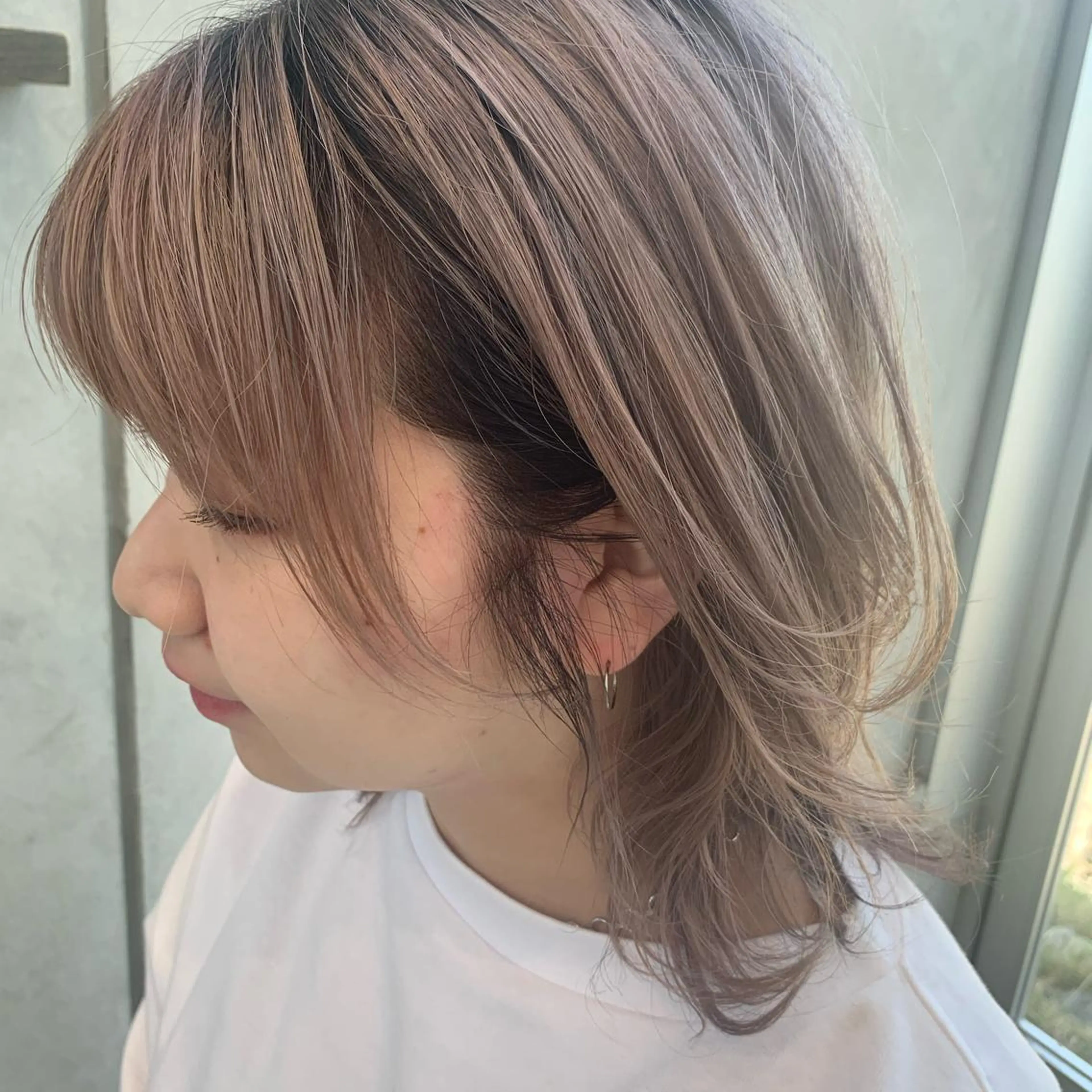 ミディアム カラー ベージュカラー ブリーチ ヘアカラー 金田 ありさのヘアスタイル