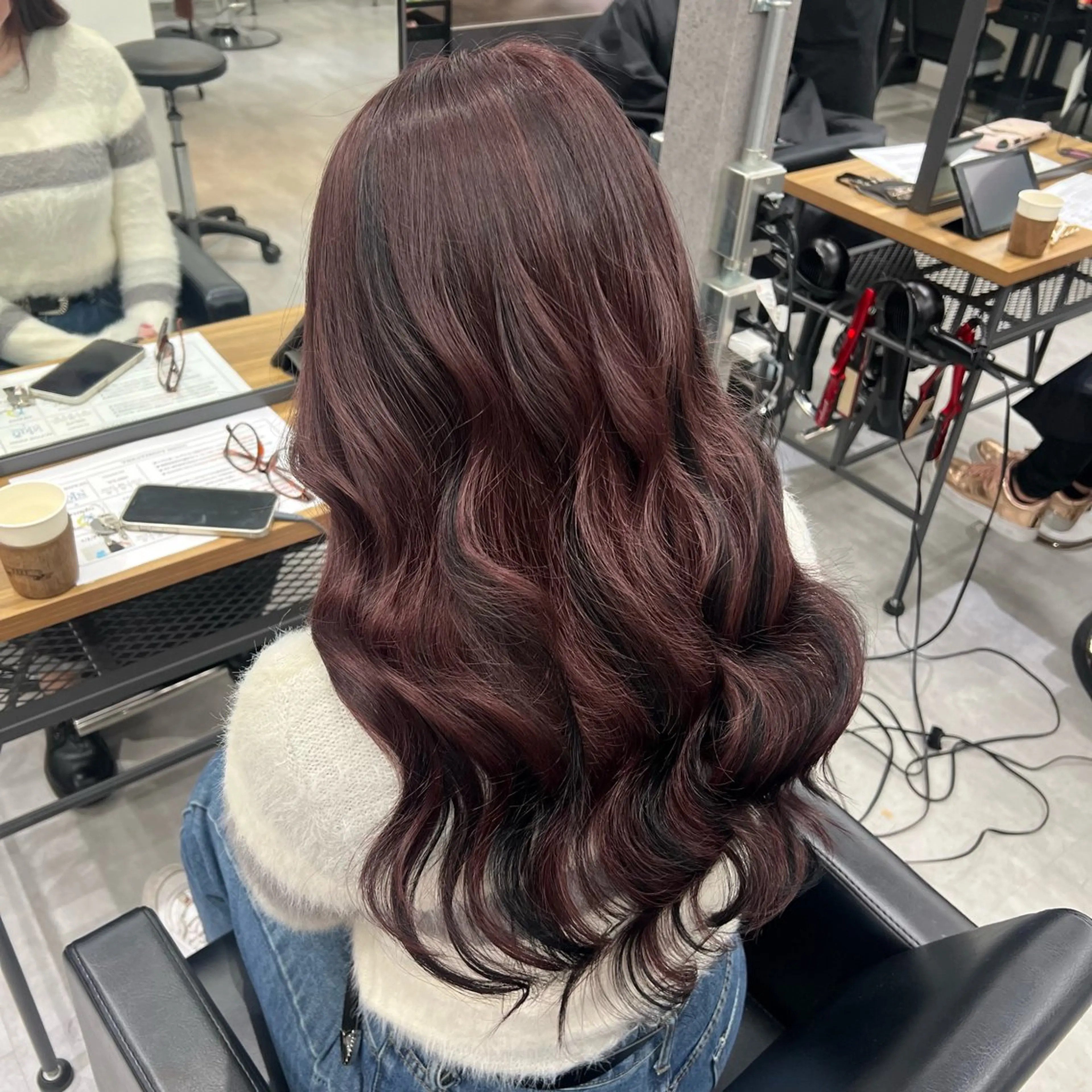 ロング カラー シールエクステ 黒髪 ボルドーカラー デザインカラー エクステ ショート/ウルフ カットモデル募集のヘアスタイル