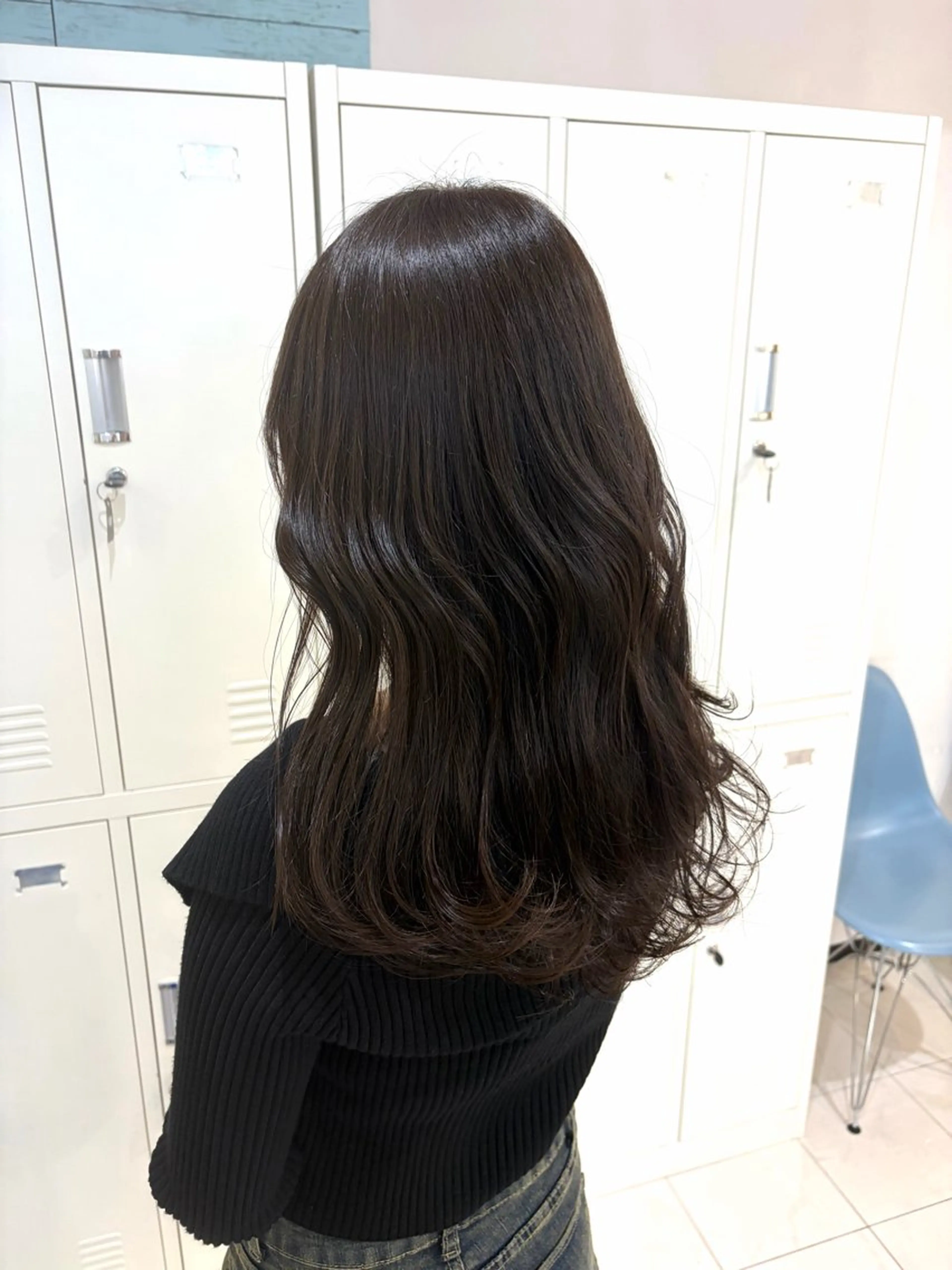 セミロング カラー グレージュ オリーブグレージュ オリーブグレー カット ヘアカラー トリートメント chic channel伊藤のヘアスタイル