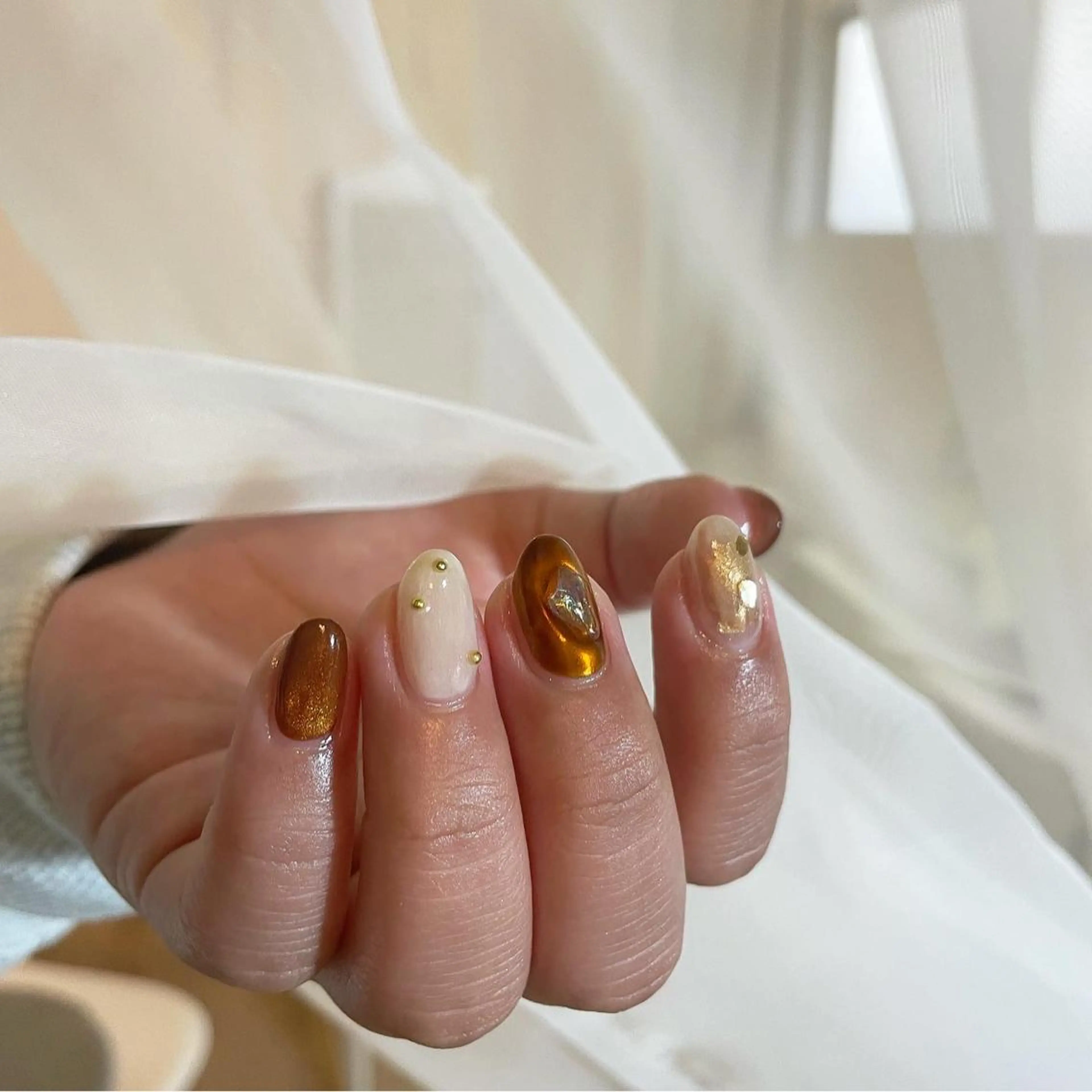 ネイル ニュアンスネイル バレンタイン taro nailのネイルデザイン