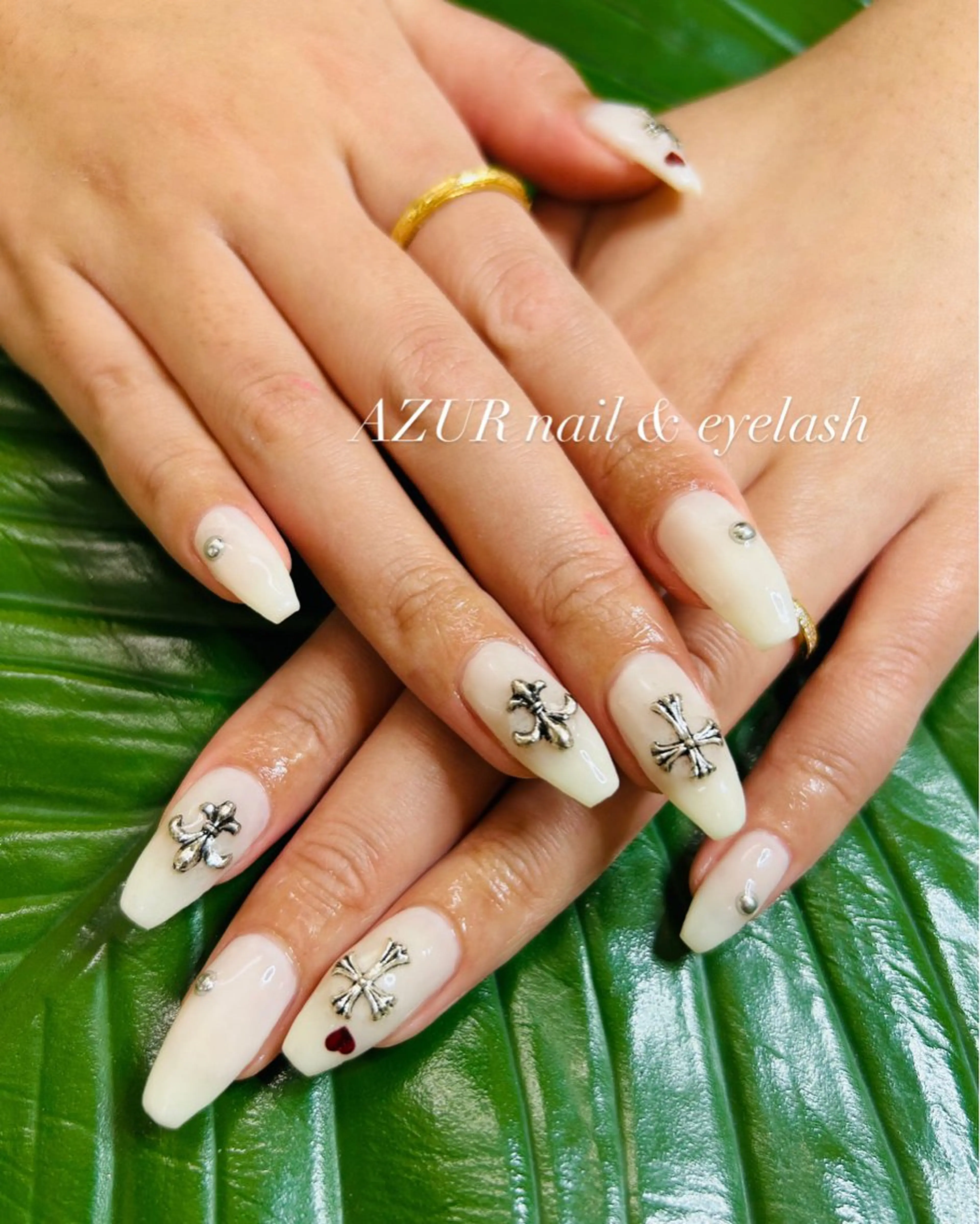 ネイル AZUR N&eyelashのネイルデザイン