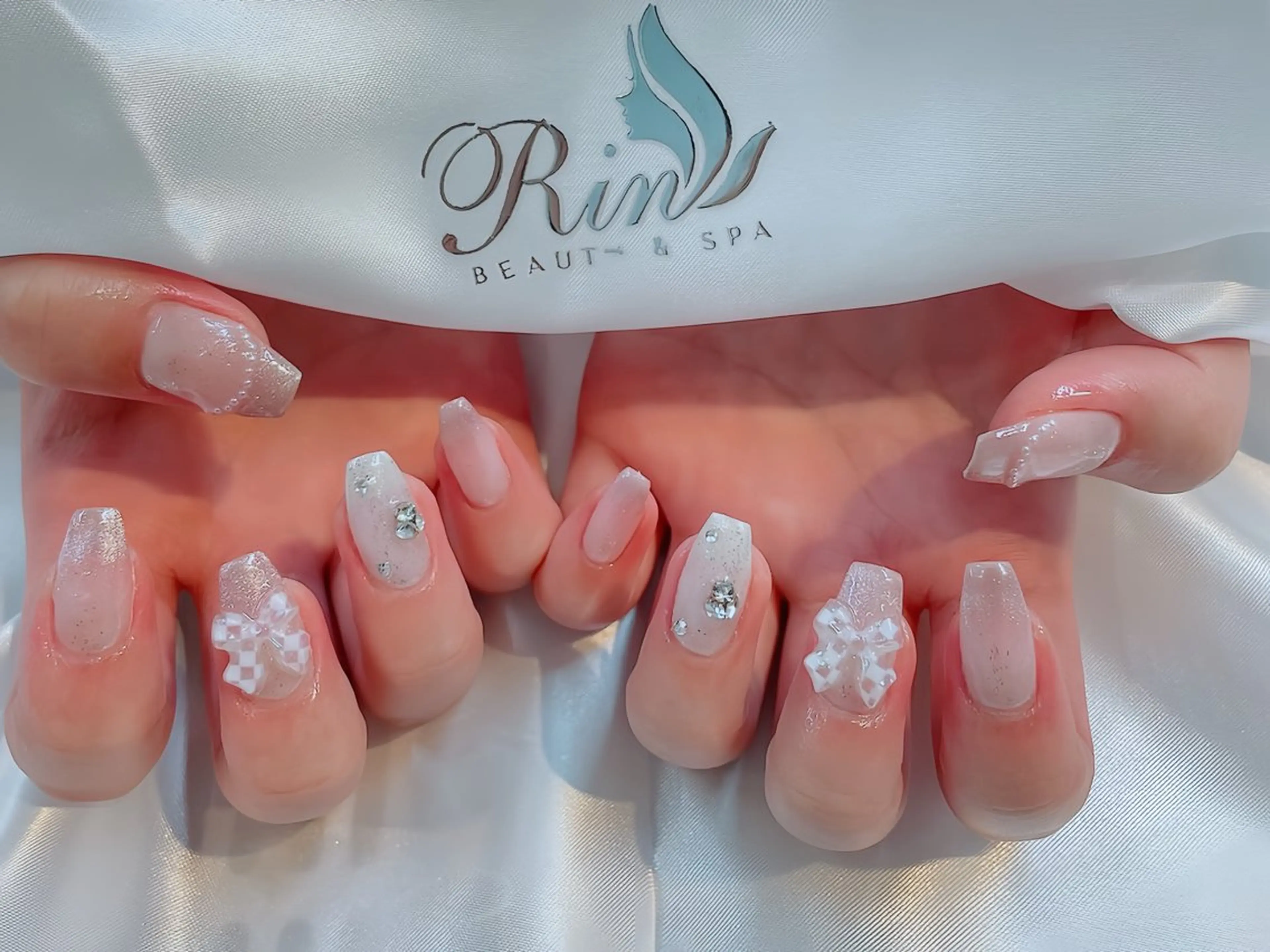 ネイル チークネイル 桜ネイル フレンチネイル ジェルネイル ガラスフレンチ ハンドネイル Rin Nail 新大久保店のネイルデザイン