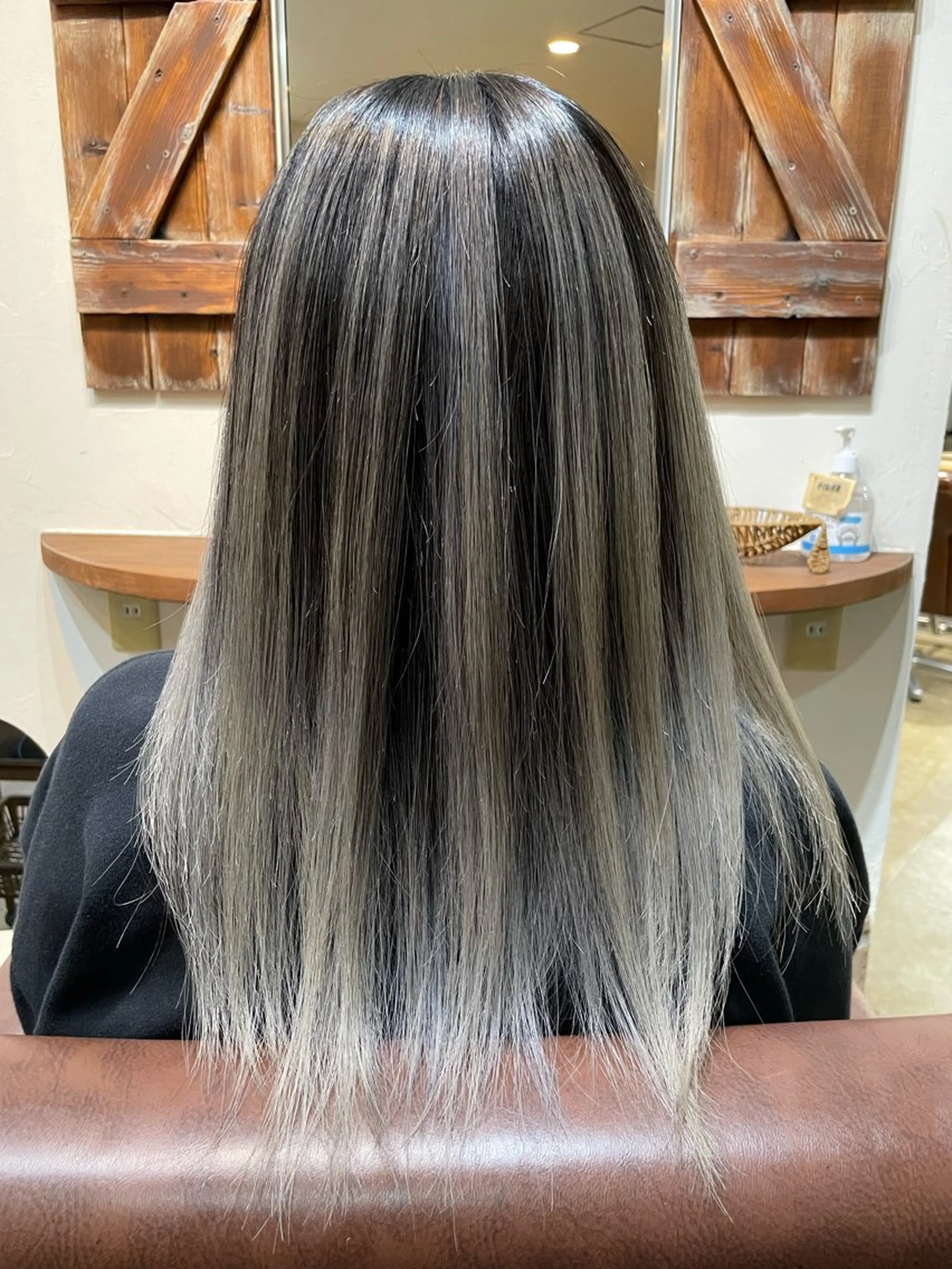 セミロング ヘアカラー 下林 雅明のヘアスタイル