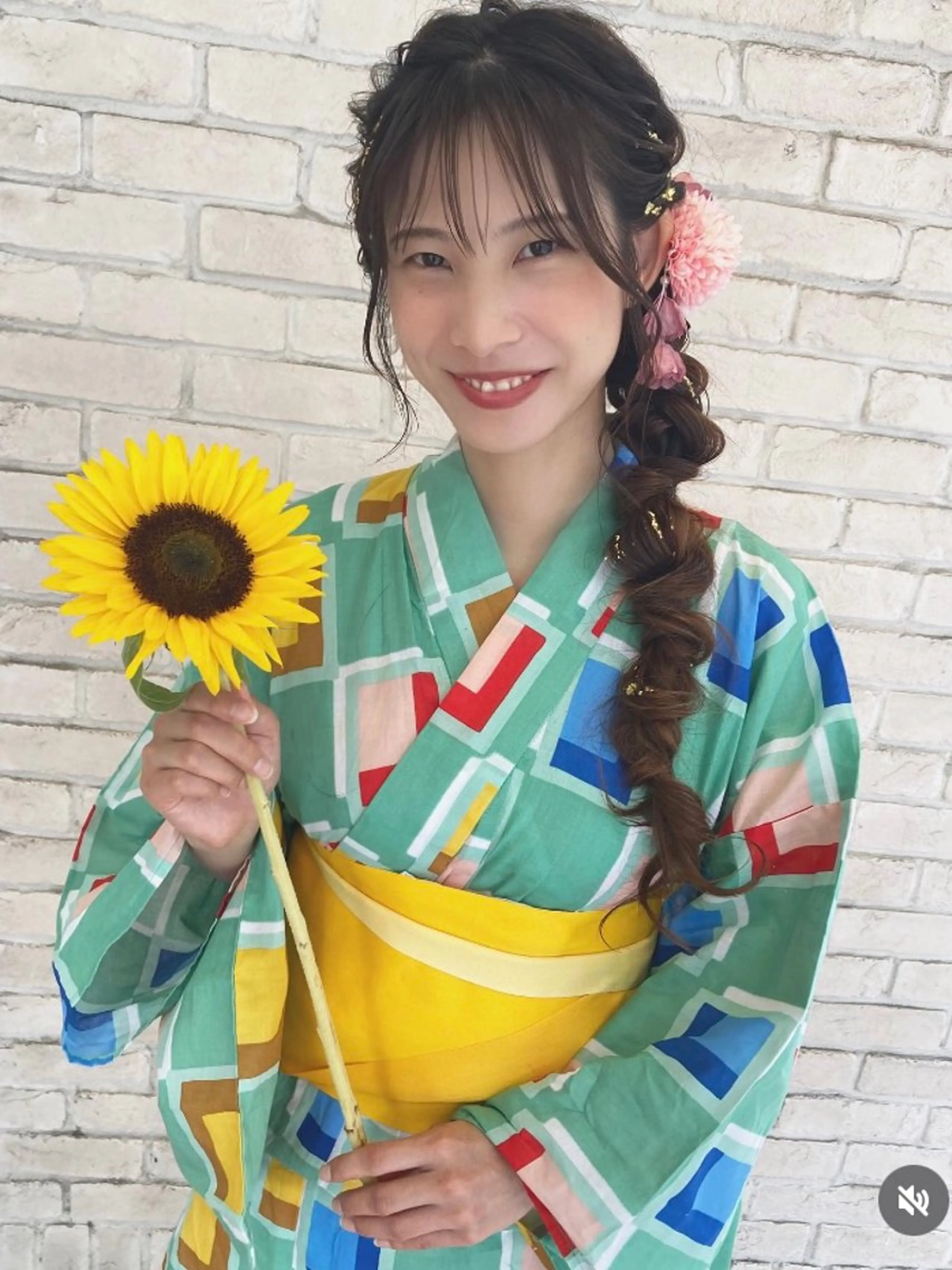 ヘアアレンジ 浴衣 着付け あやかショート 白髪ぼかしのヘアスタイル