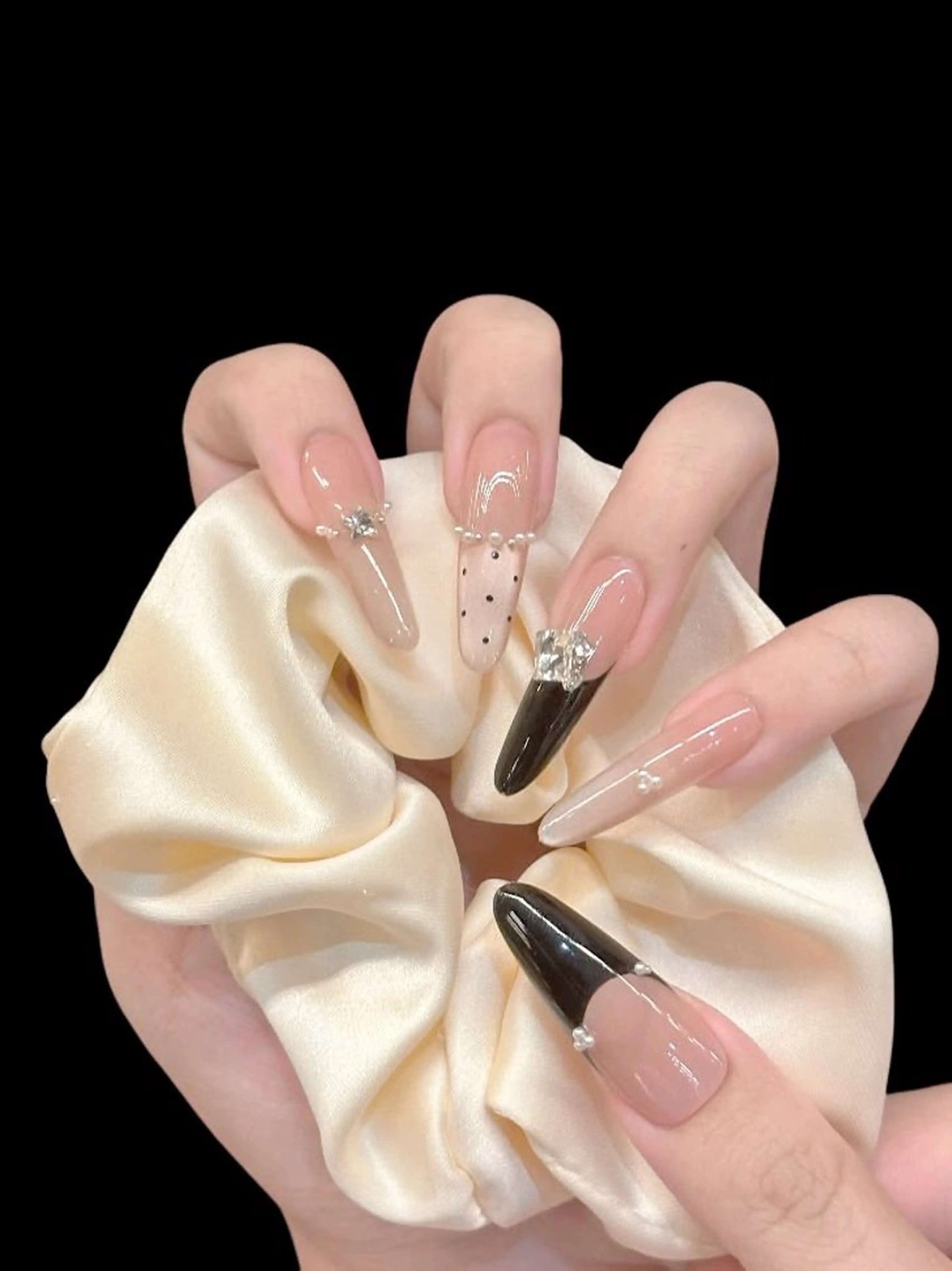 ネイル フレンチネイル キラキラネイル 韓国ネイル シンプルネイル ワンホンネイル ハンドネイル MEI Nailのネイルデザイン