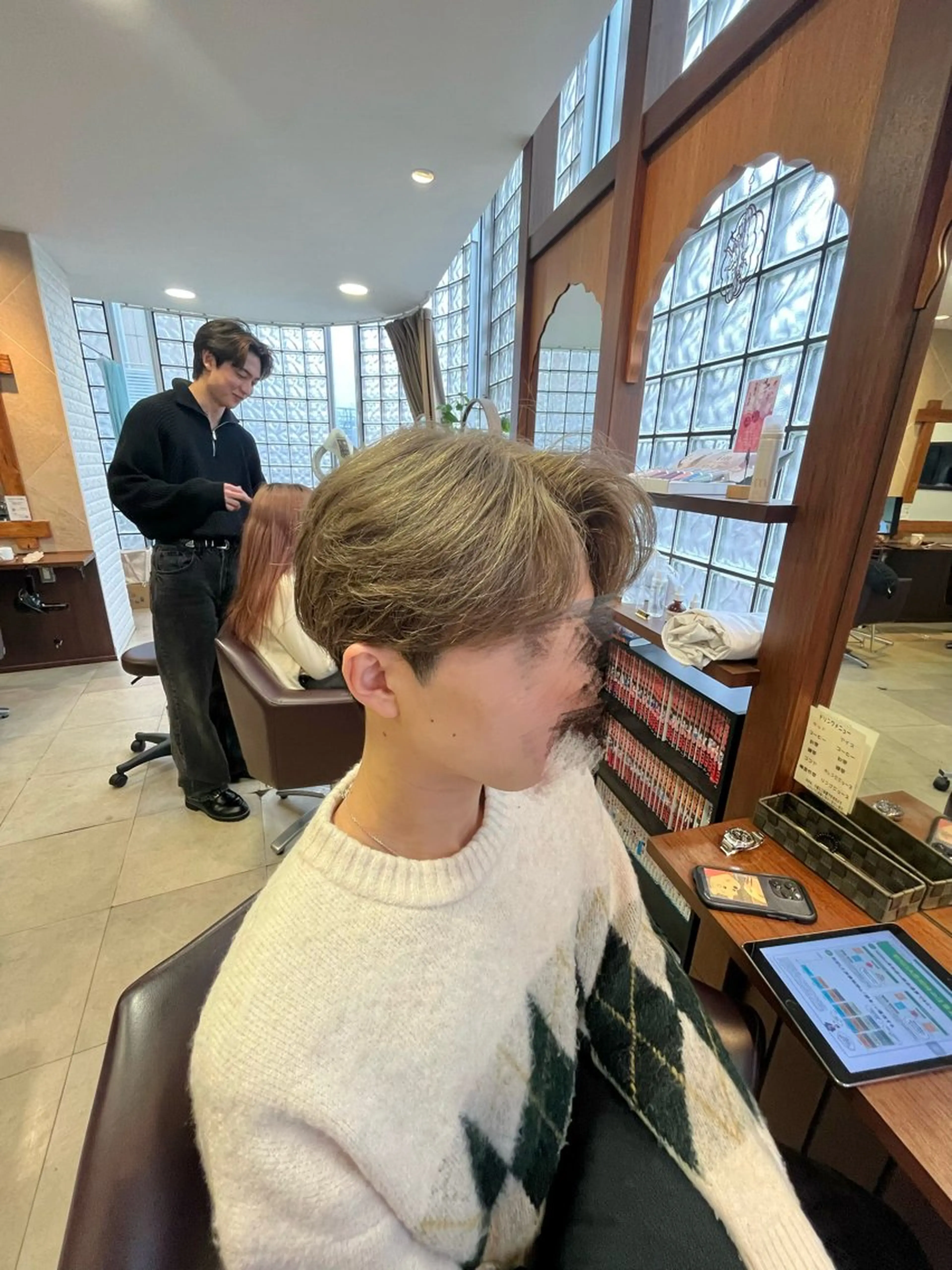 カラー メンズ マッシュ 刈り上げ ベージュカラー カット ヘアカラー トリートメント カットが上手い 💇‍♂🌸サク🌸のヘアスタイル