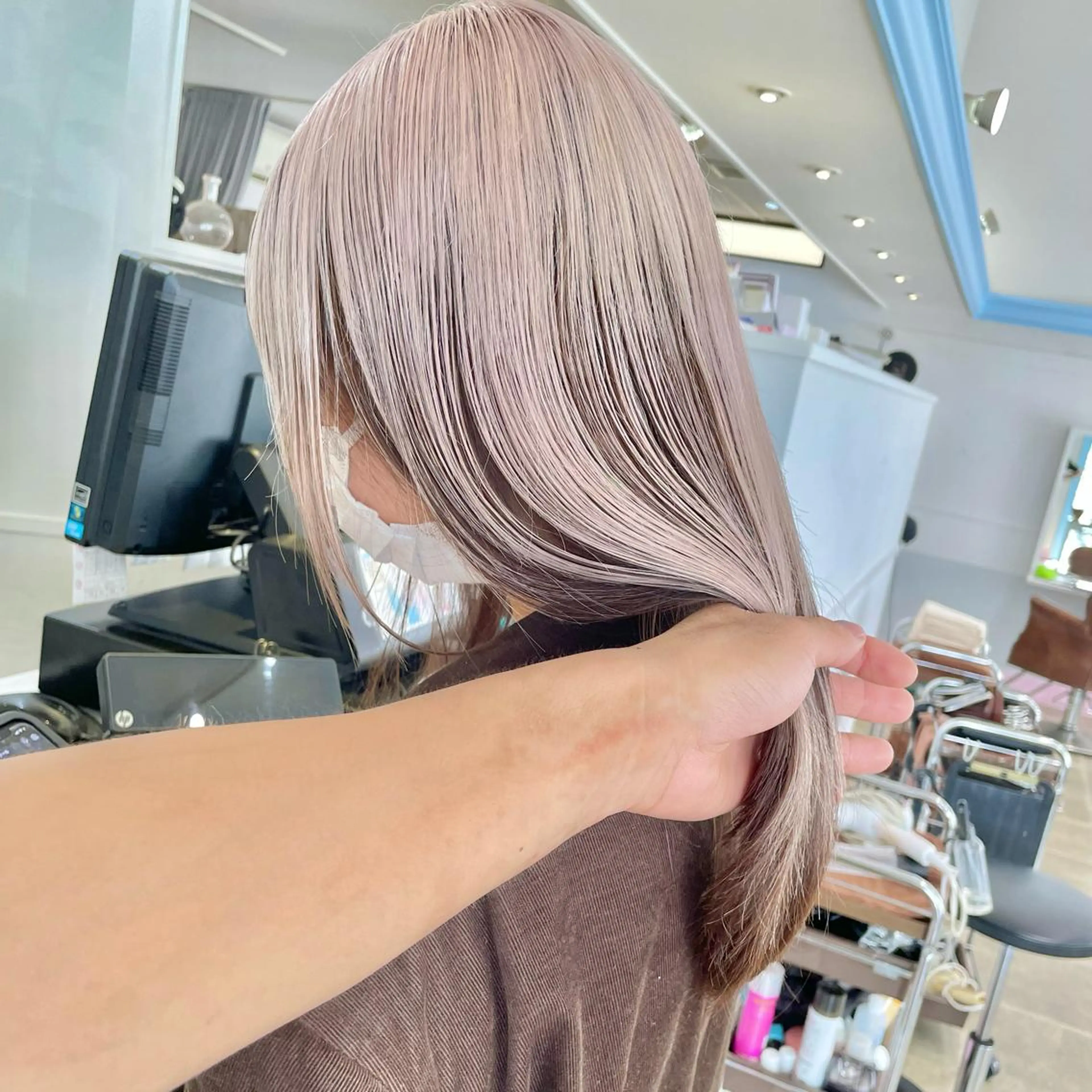 ロング ヘアカラー トリートメント Lit.豊橋 夏目のヘアスタイル