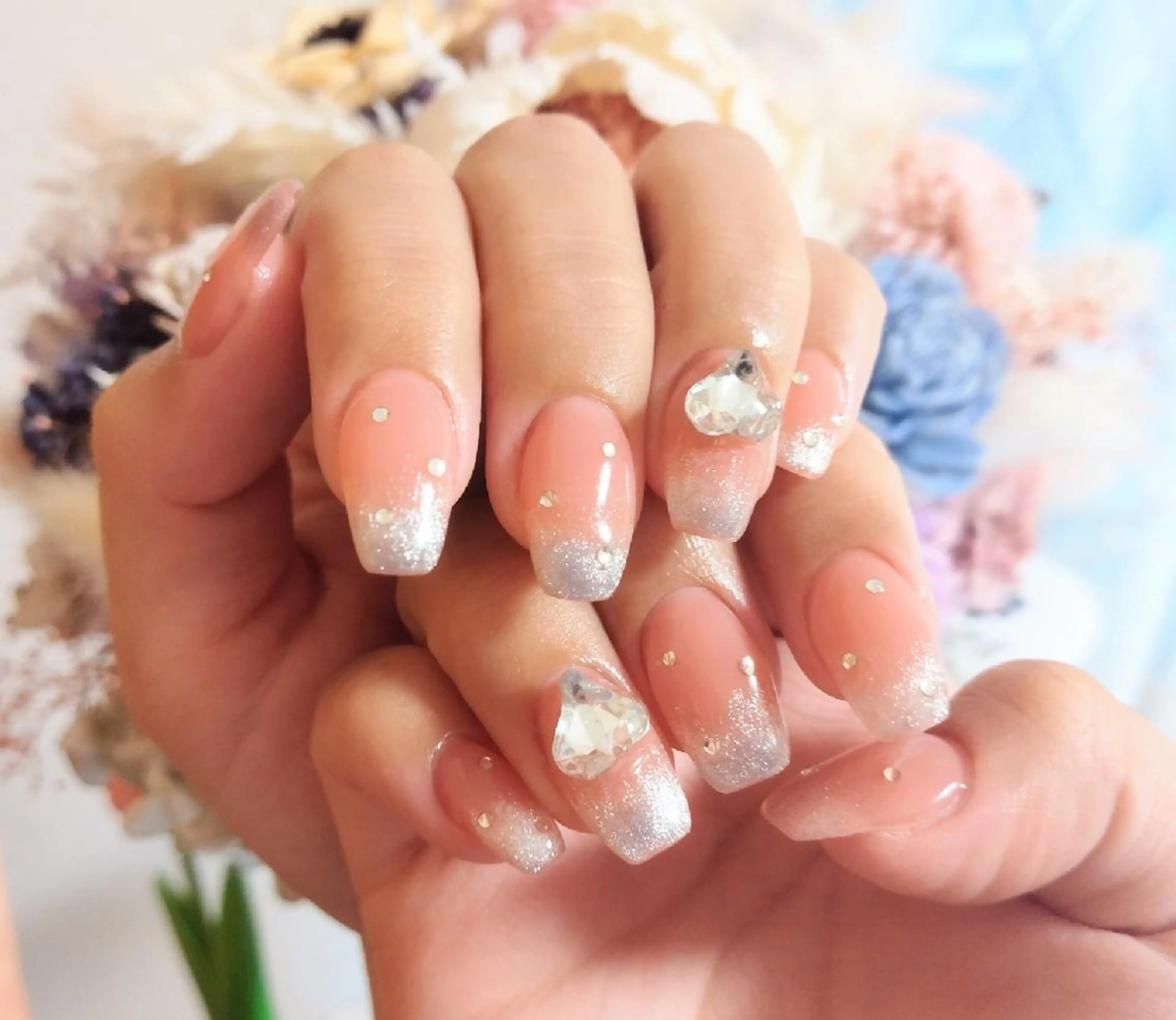 ネイル 持ち込み ハンドネイル ハンドケア ＤI'A ネイルサロンのネイルデザイン