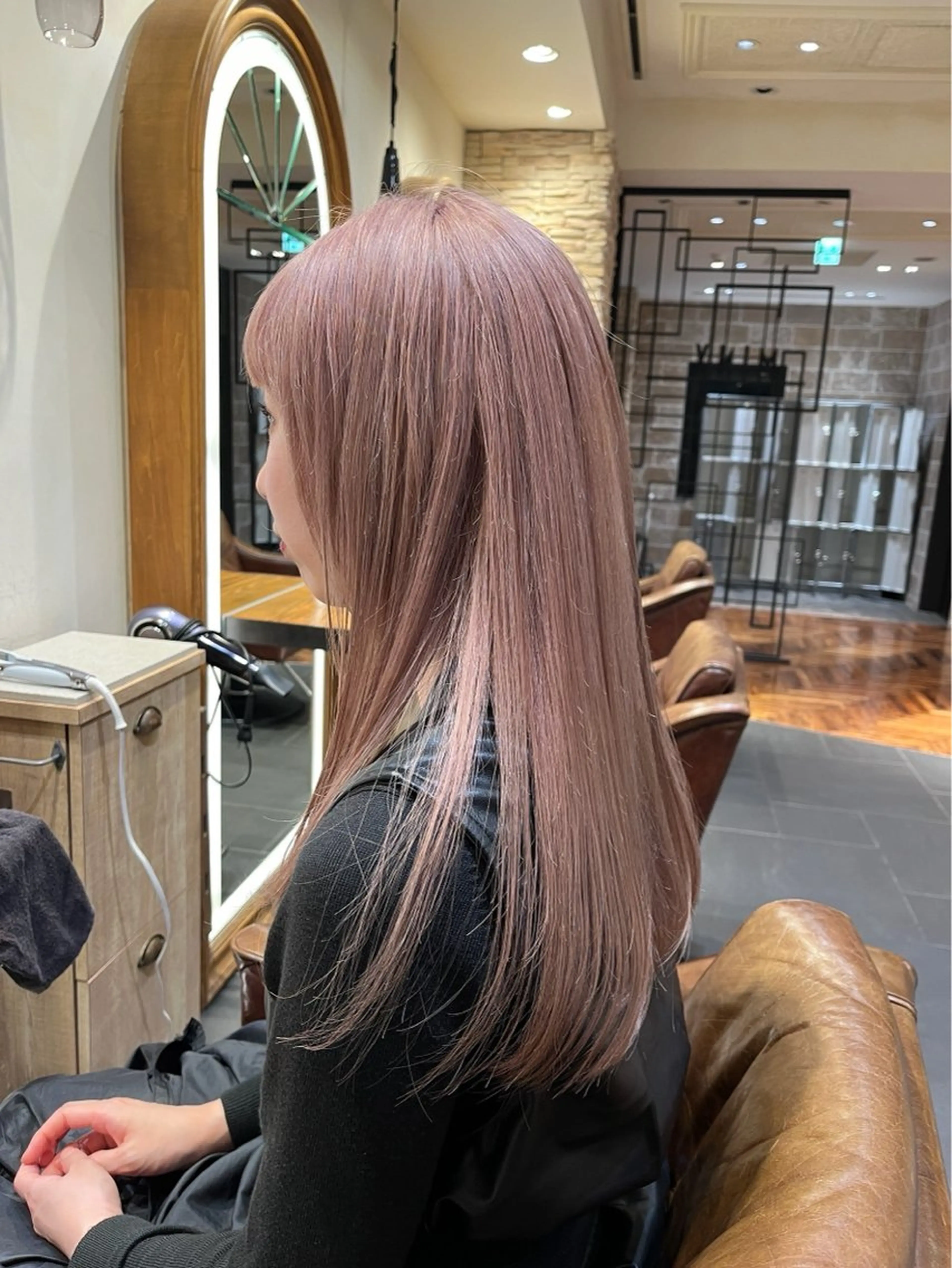 ロング カラー ベージュカラー ブリーチ ピンクカラー ピンクベージュ カット ヘアカラー 韓国ヘア/ハイトーン /髪質改善/ウチダのヘアスタイル