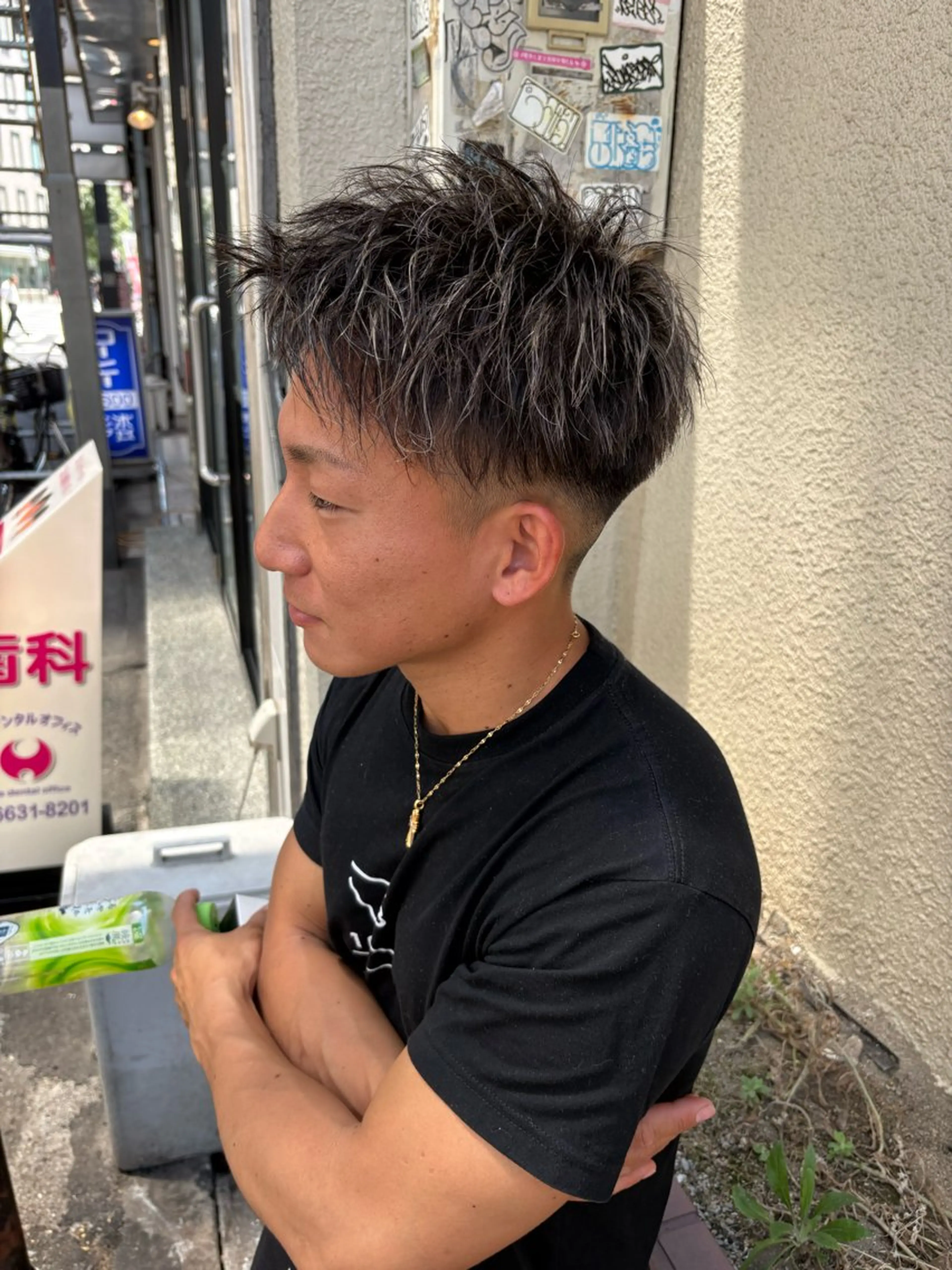 ショート パーマ メンズ フェードカット メンズメッシュ カット ヘアカラー パーマ AVANCE.難波 店長 松元のヘアスタイル
