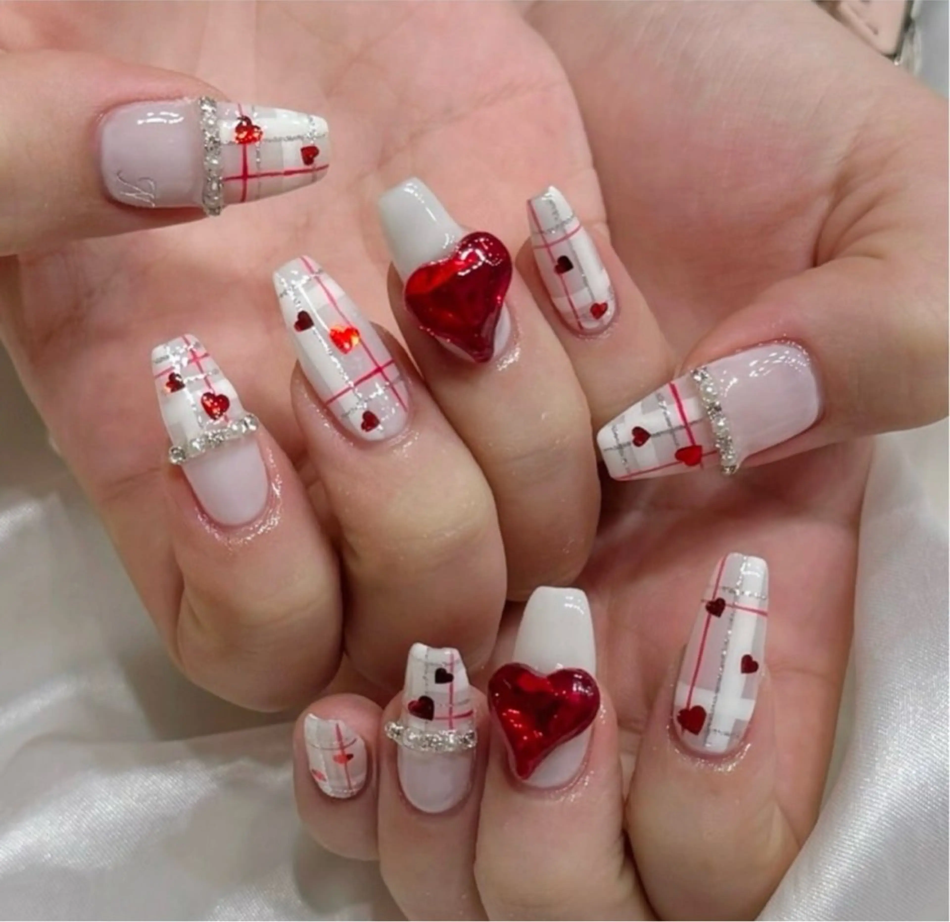 ネイル アートネイル 長さ出し ジェルネイル マグネットネイル ニュアンスネイル なな_ CloudyChanのネイルデザイン