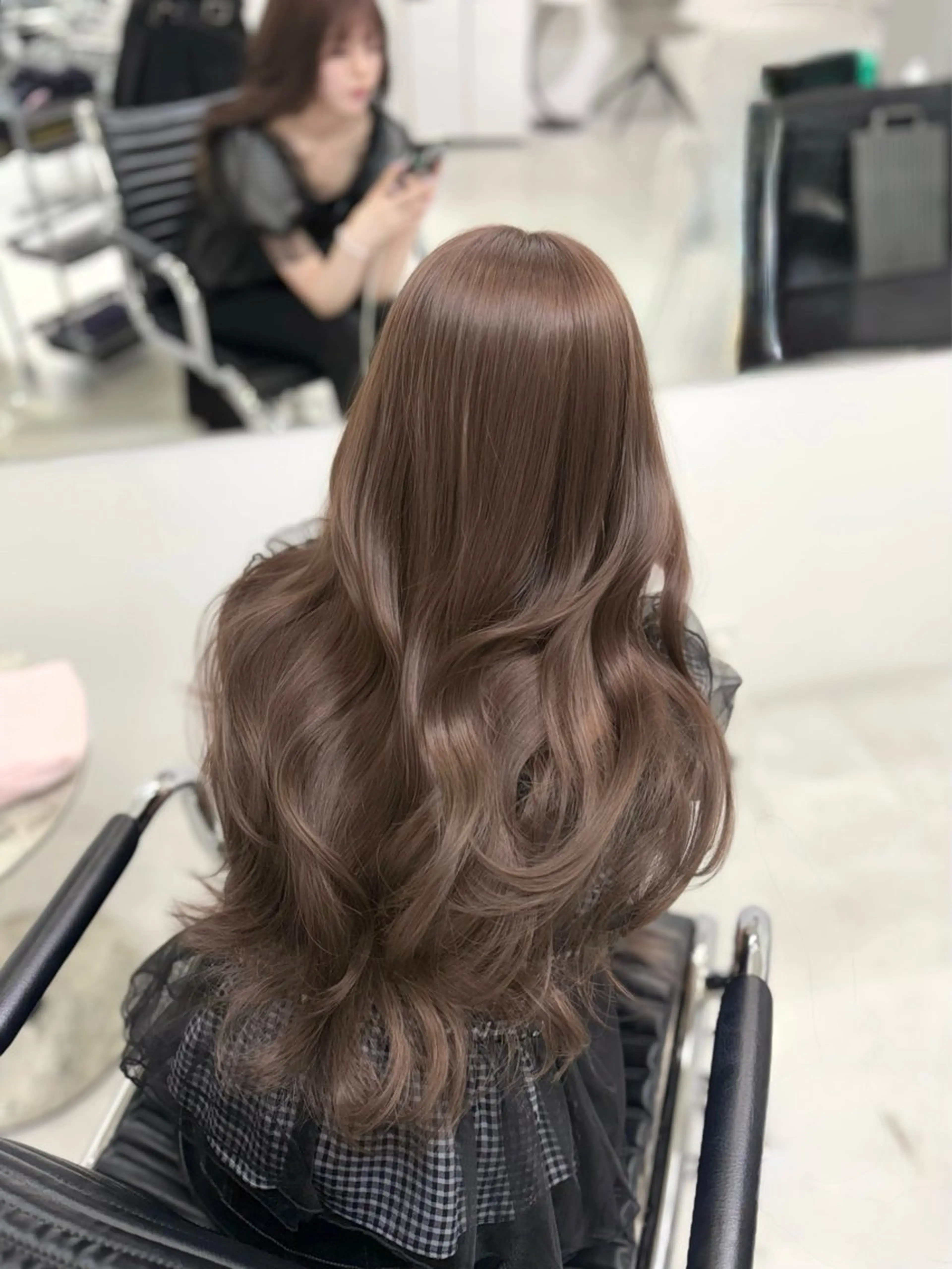 ロング カラー ヘアカラー ATRA所属・ワンホン級艶髪 🤍𝑀𝐼𝐻𝑂のヘアスタイル