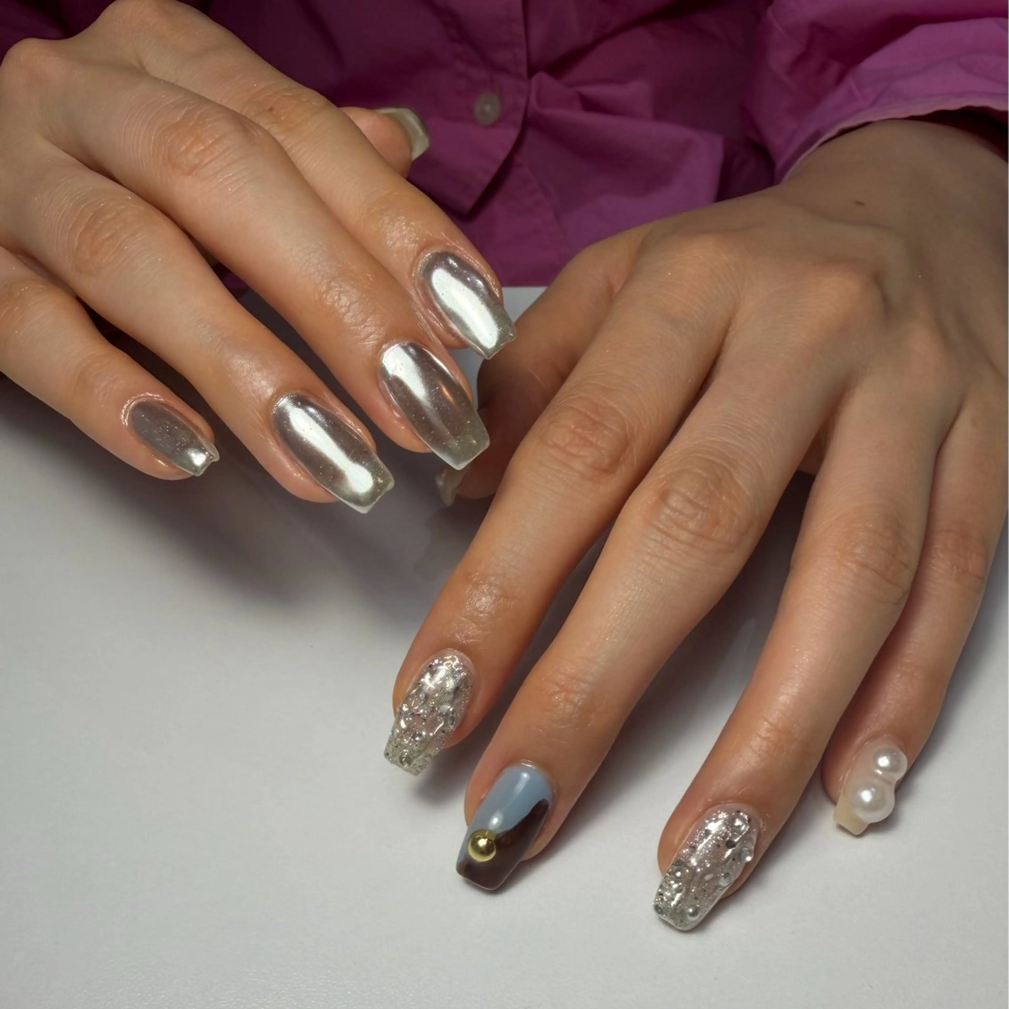 ネイル アートネイル ジェルネイル ミラーネイル 持ち込み シルバー ハンドネイル Nail mood デザイン持ち込みokのネイルデザイン