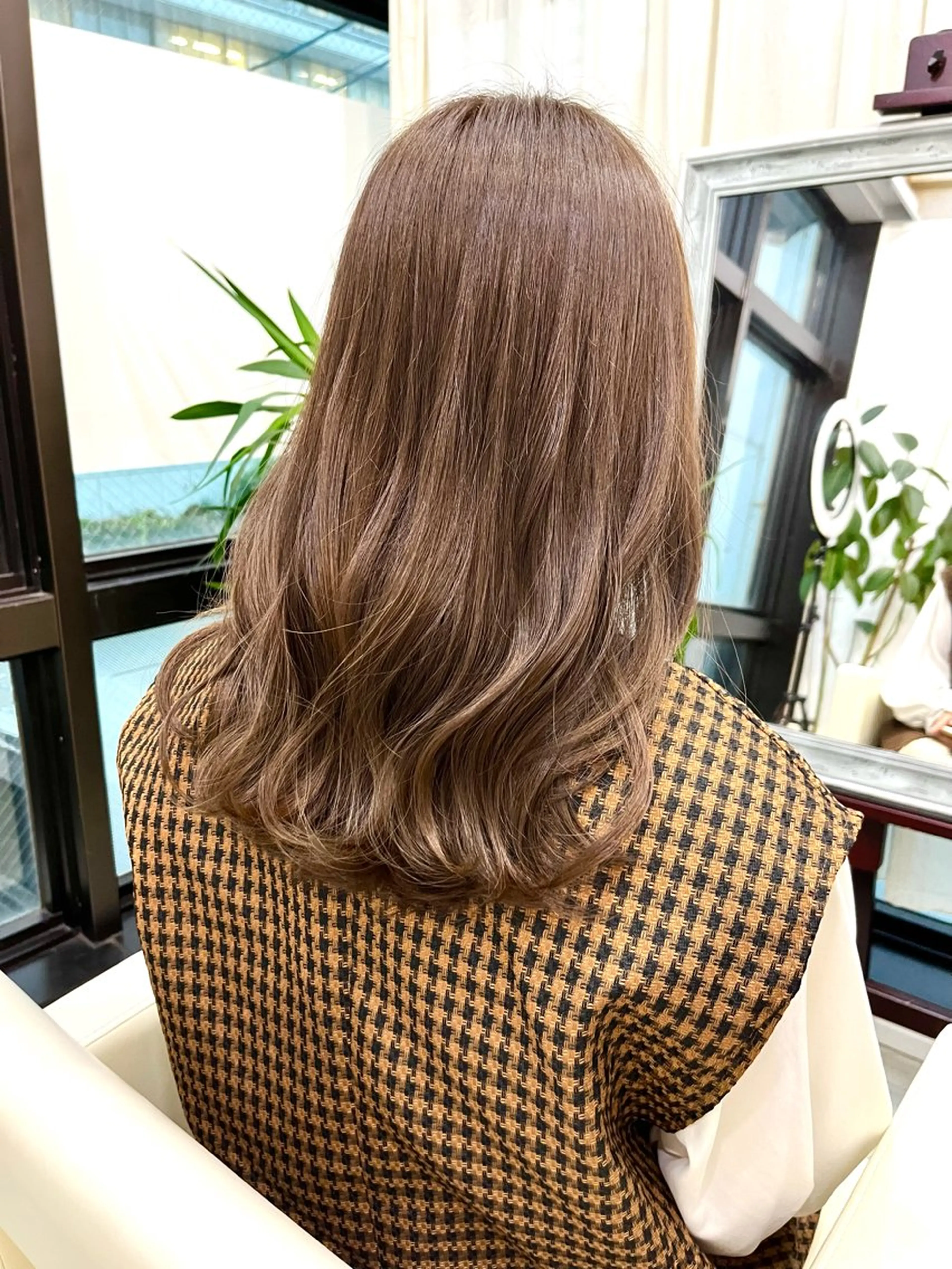 ミディアム カラー ブラウンカラー ヘアカラー トリートメント メンズパーマ ヘアカラー大成のヘアスタイル