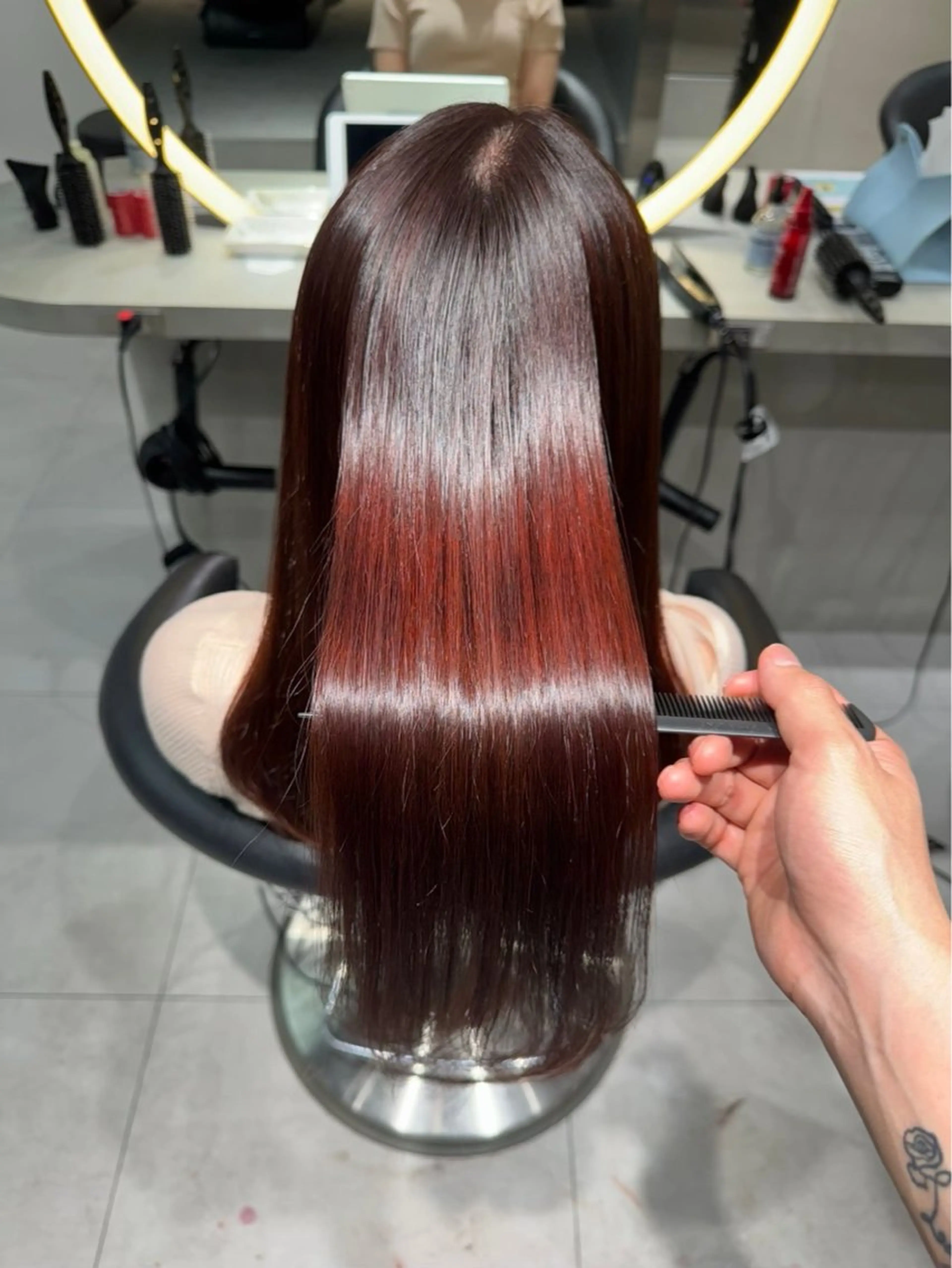 ロング 縮毛矯正 佐渡優 365連勤する美容師のヘアスタイル