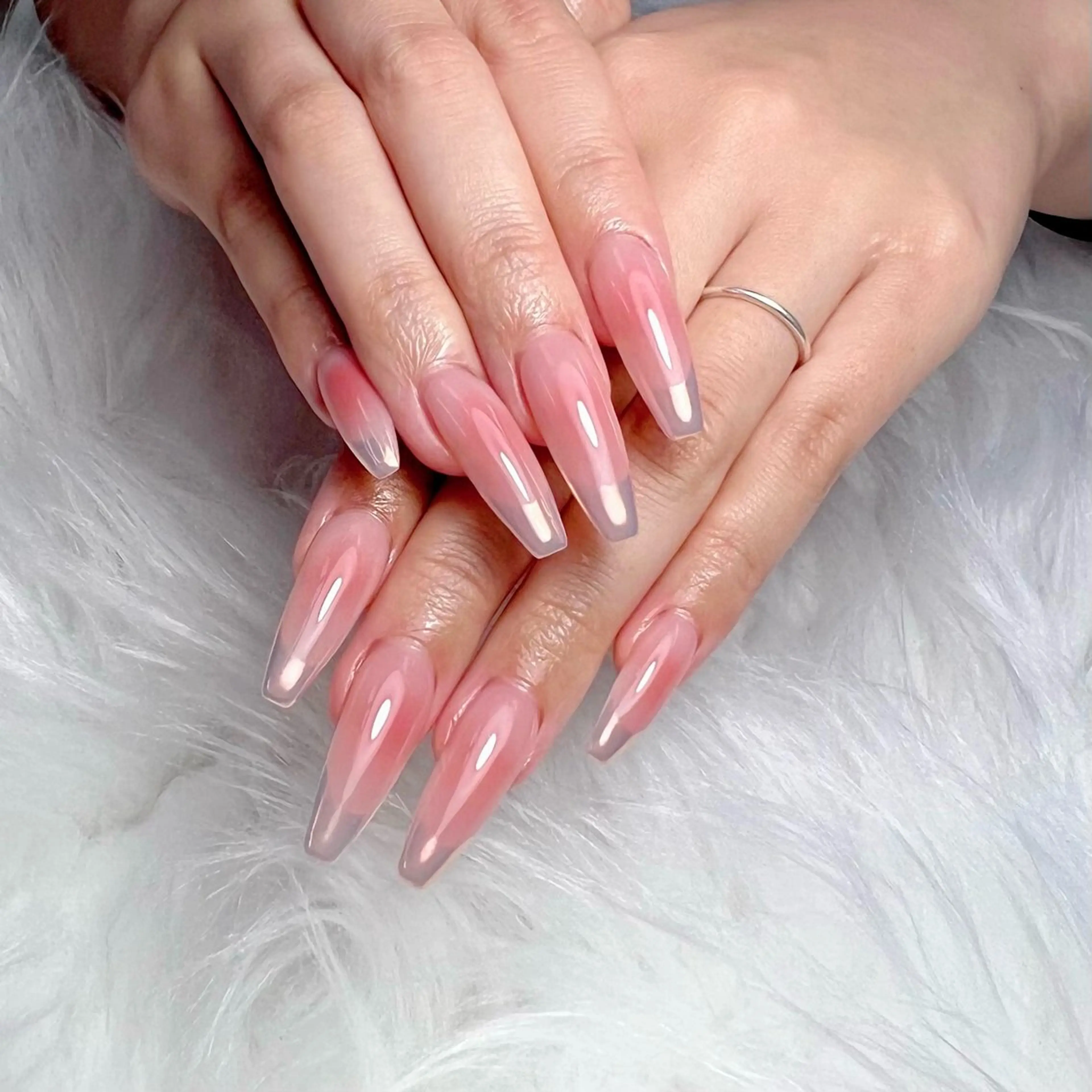 ネイル オーロラネイル チークネイル フレンチネイル ハンドネイル Lino+ ネイル&よもぎ蒸しのネイルデザイン