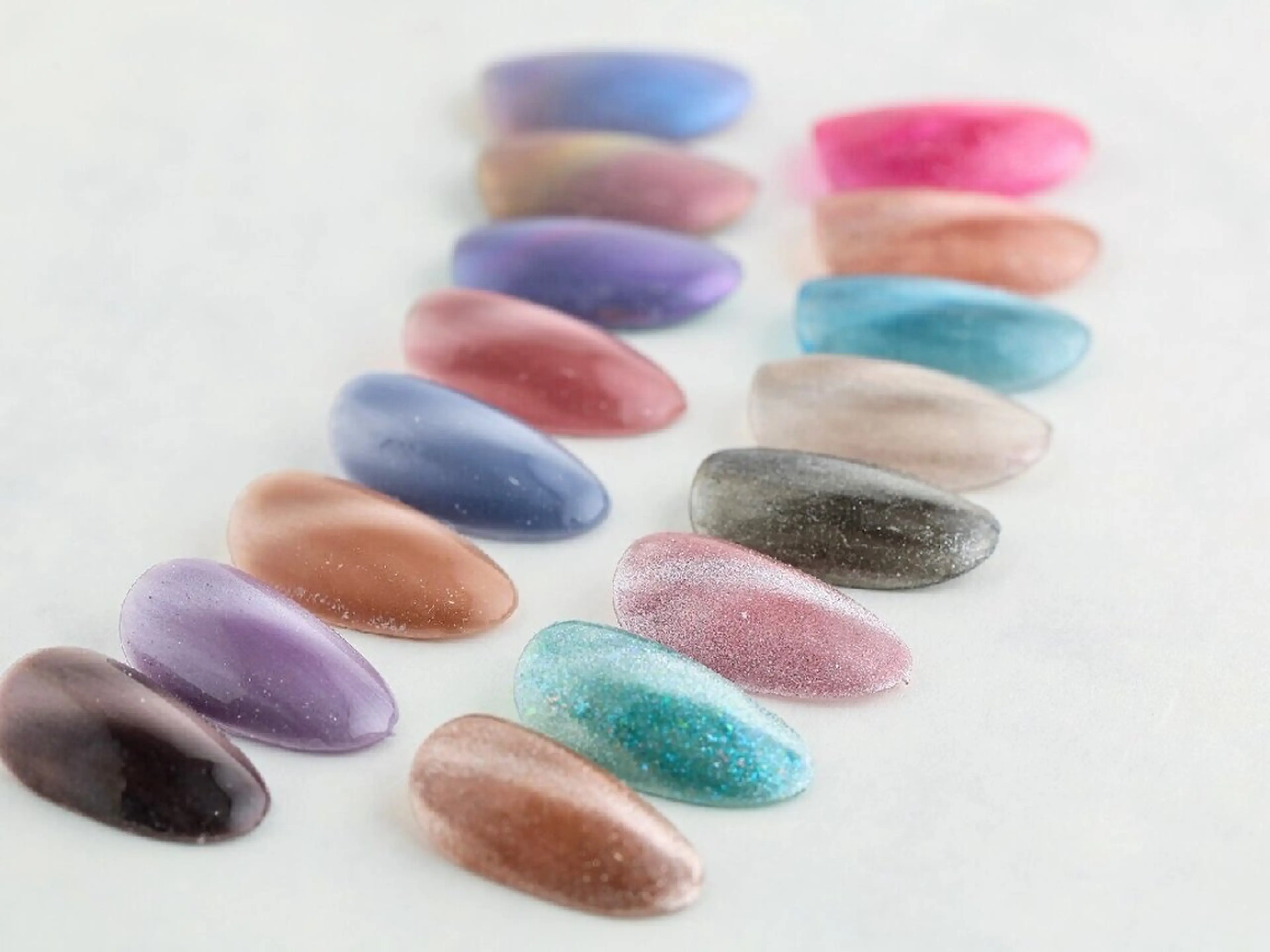 ハンドネイル　マグネットネイル　 オフ込みの写真