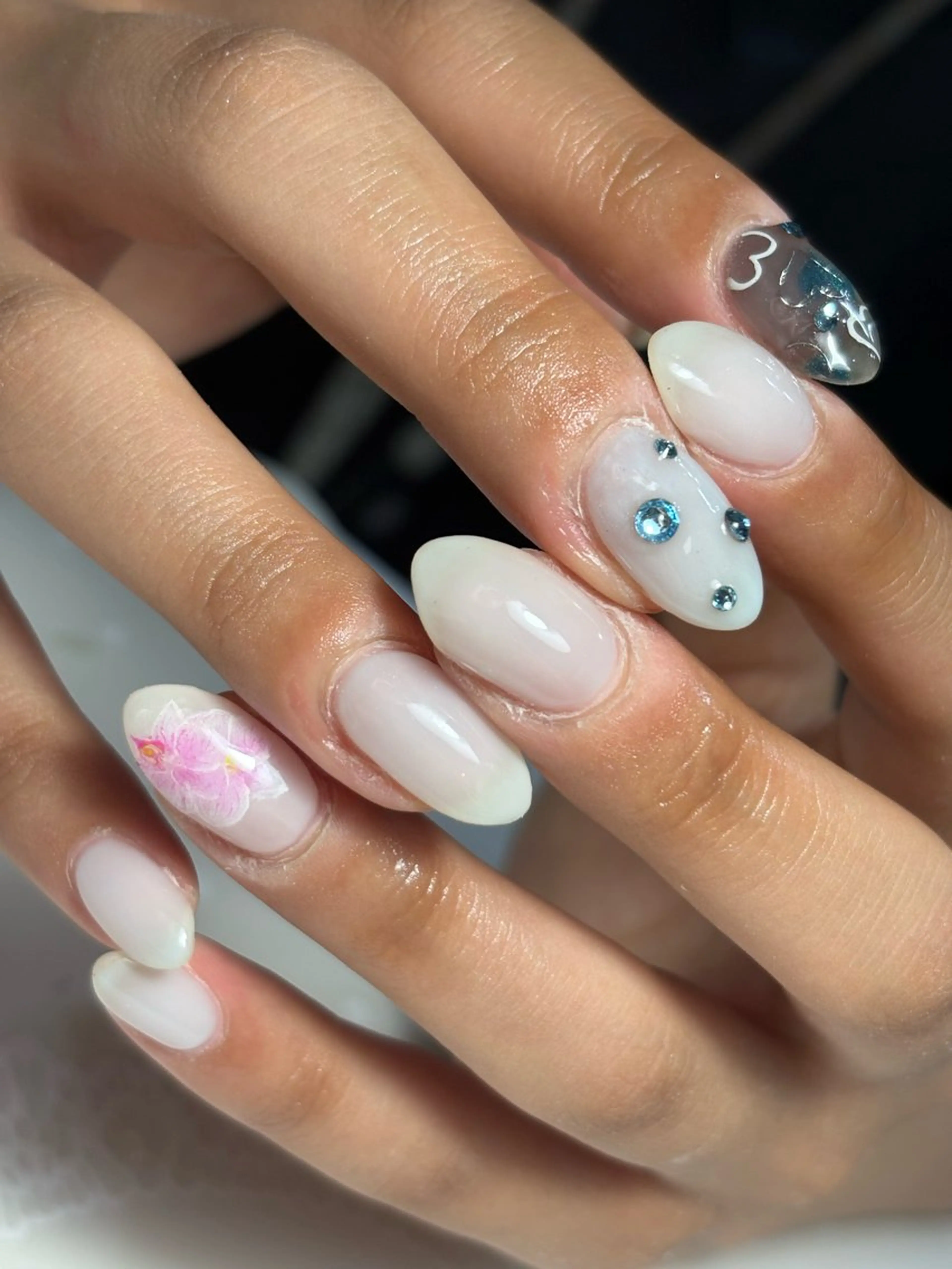 ネイル ハンドネイル フットネイル ✴︎ Delightのネイルデザイン