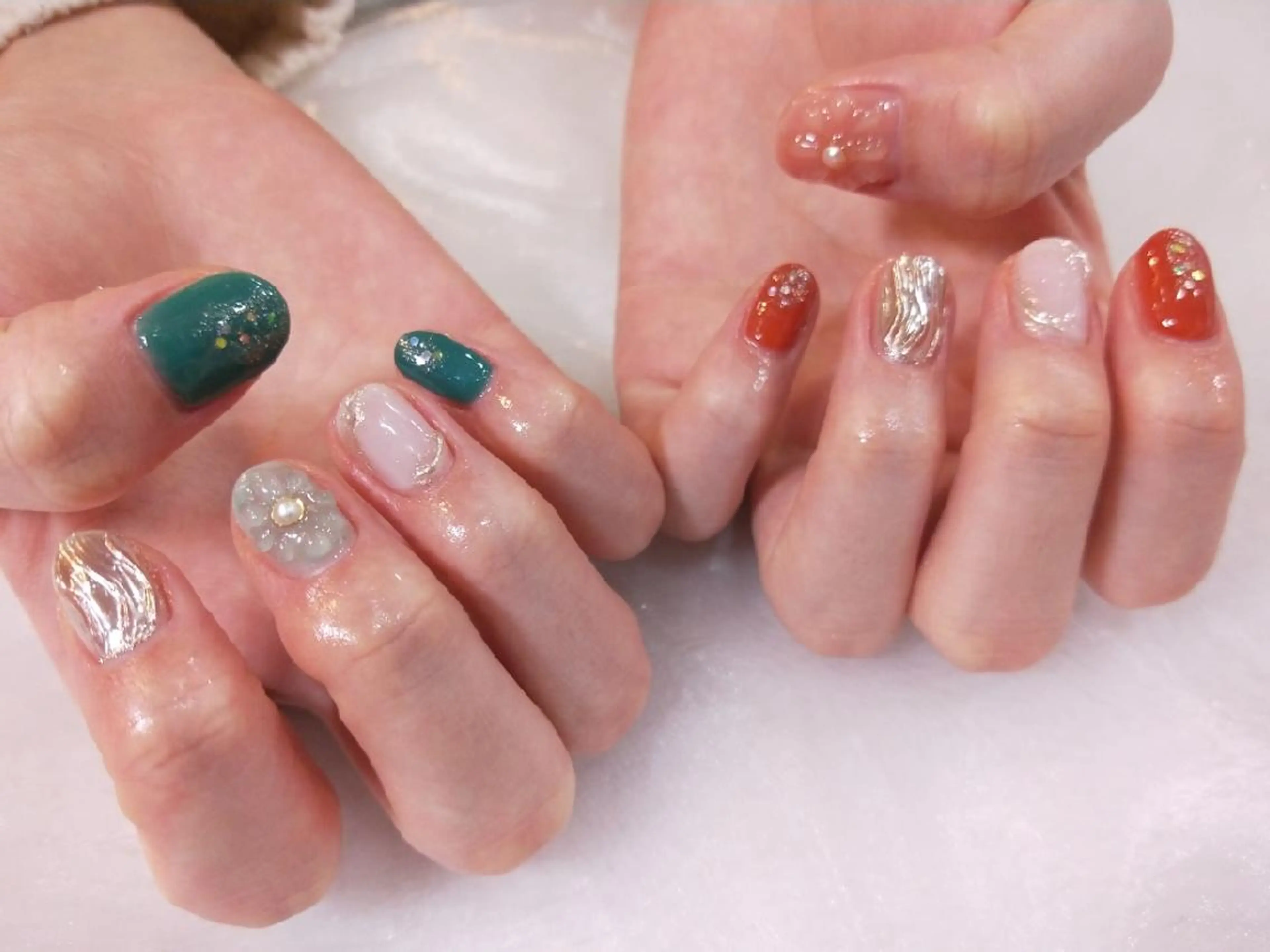 ネイル ハンドネイル ハンドケア R'well所属・はばすみれ🎀ﾈｲﾙ 光ﾌｪｲｼｬﾙ ﾍｱのネイルデザイン