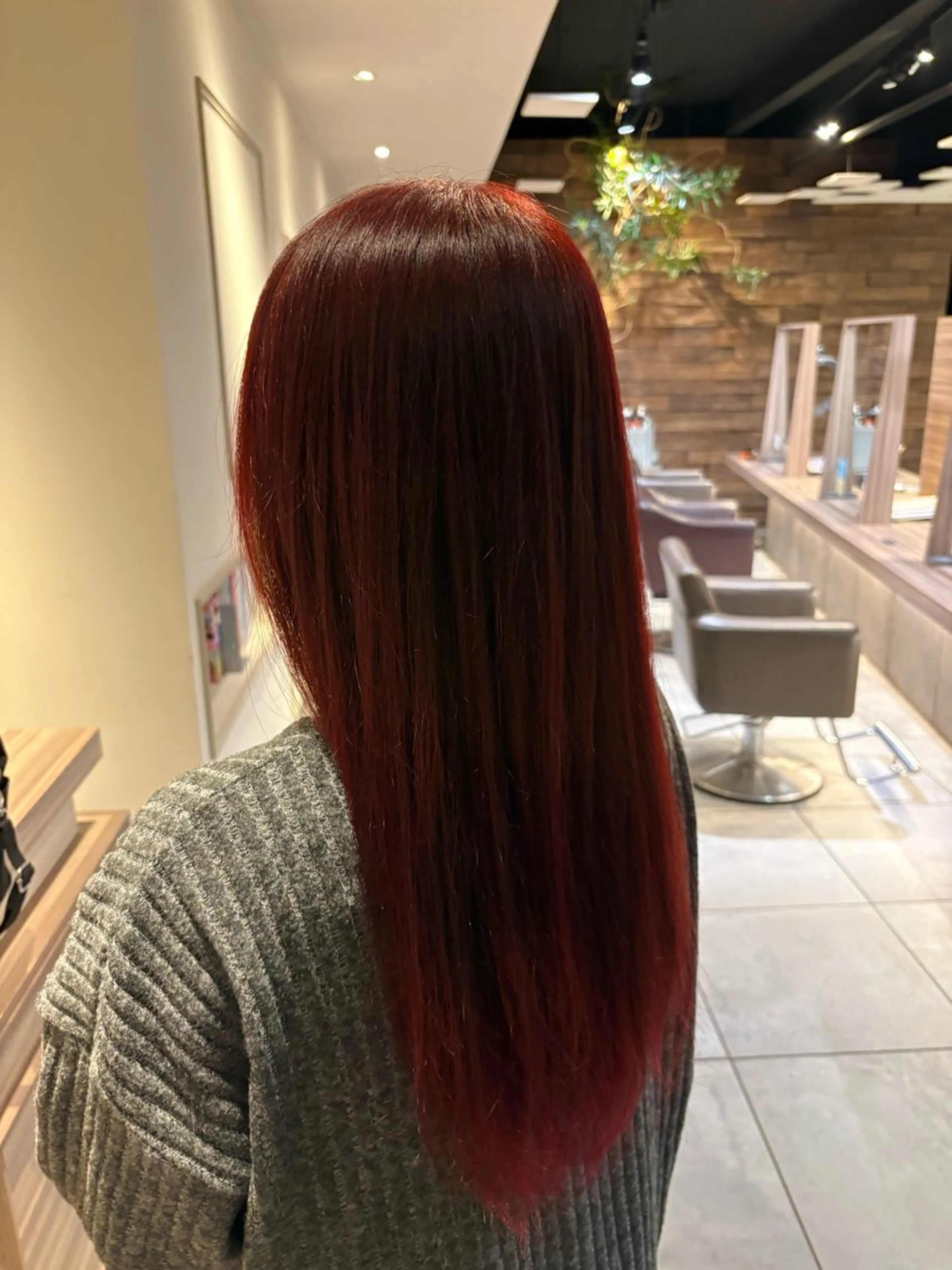 ロング ヘアカラー 吉川 莉央のヘアスタイル