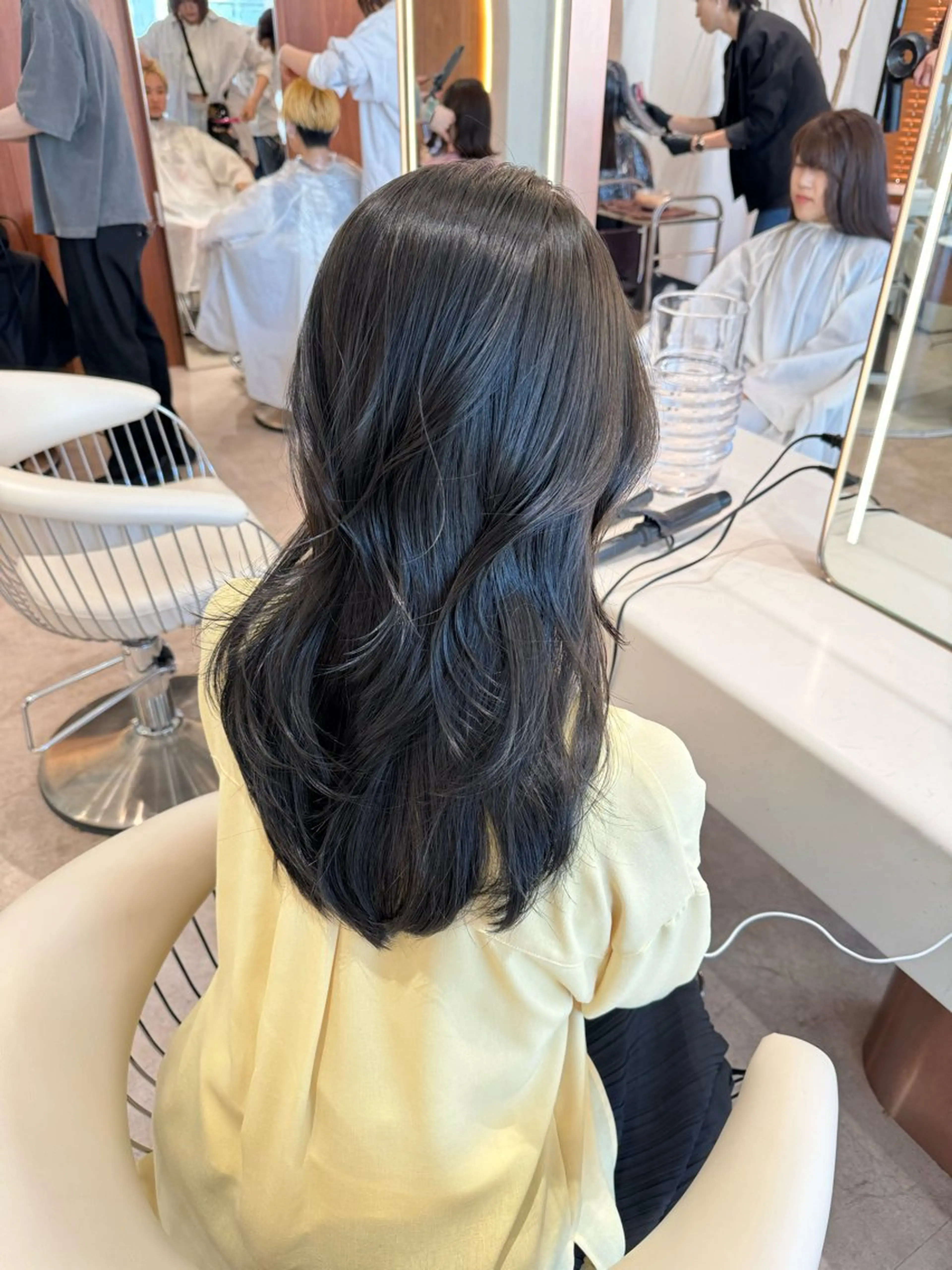 ロング カラー ベージュカラー グレージュ オリーブベージュ オリーブグレージュ オリーブグレー カット ヘアカラー トリートメント ヘアセット 韓国レイヤー🇰🇷 韓国研修◎渋谷カイトのヘアスタイル