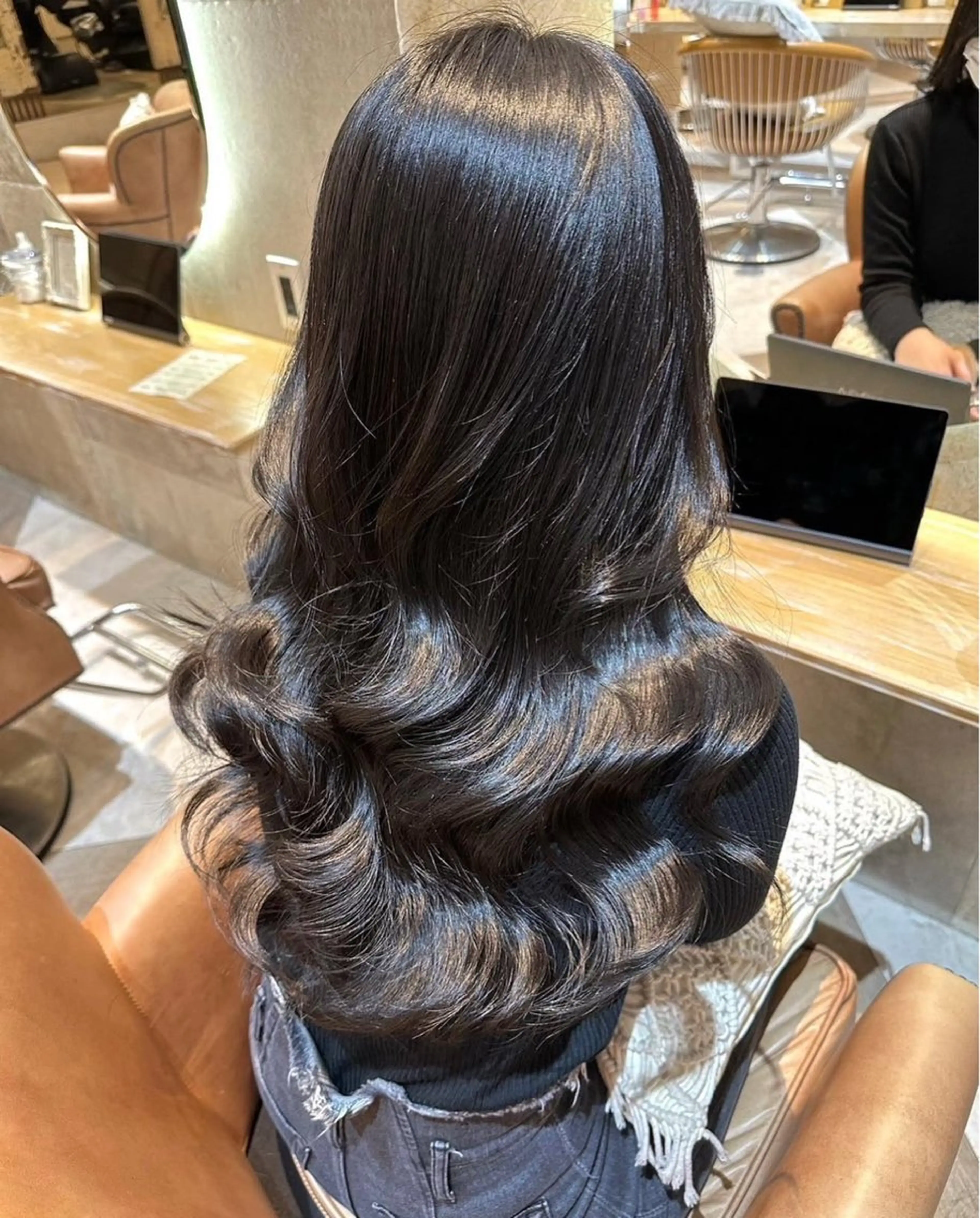 ロング ボブ ハイライト 髪質改善 ヘアカラー 夏目唯衣/透明感 /艶カラーのヘアスタイル