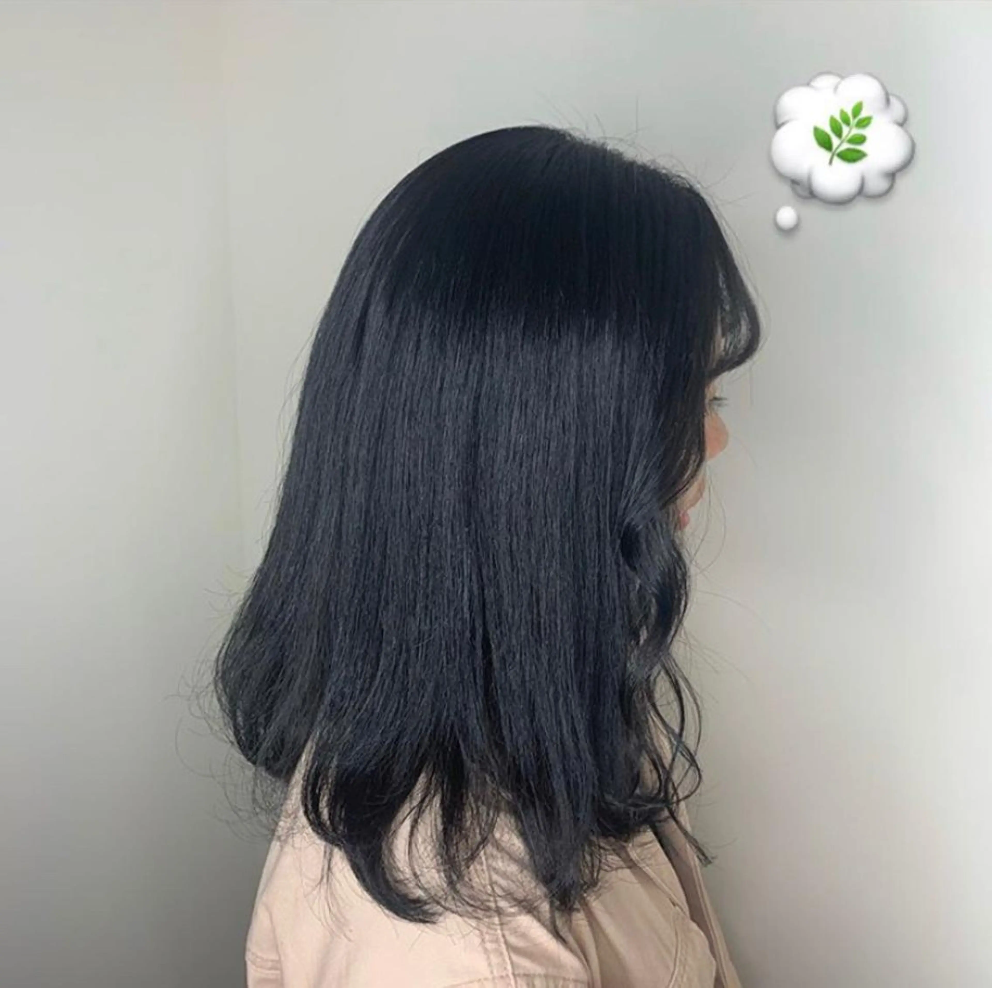 ミディアム アッシュ 顔まわりレイヤー/ bob及川亜沙美のヘアスタイル