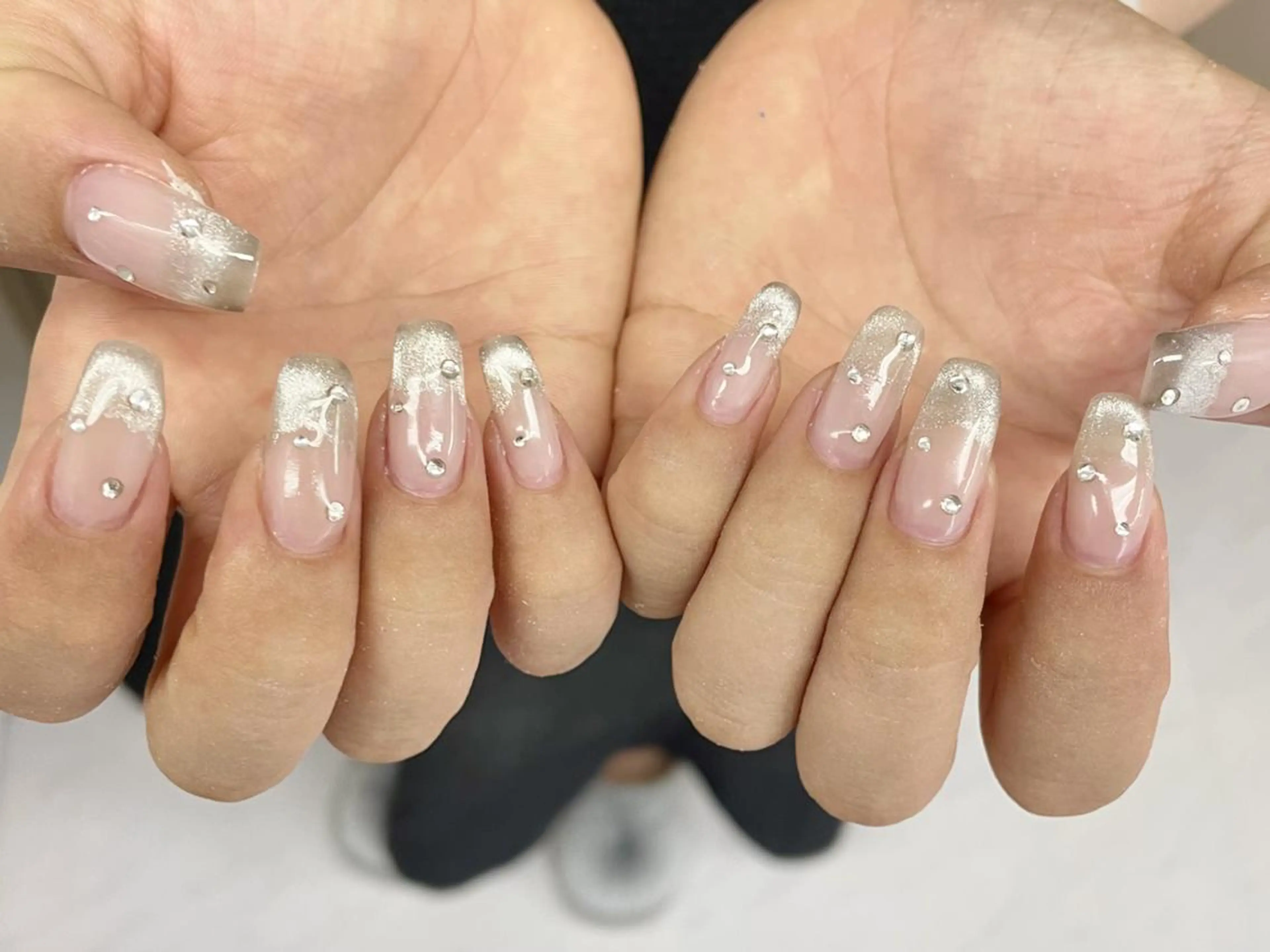 ネイル オーロラネイル チークネイル フットネイル フレンチネイル ガラスフレンチ ハンドネイル 大阪福島韓国束感まつ げ Sayaka🤍のマツエク・マツパデザイン