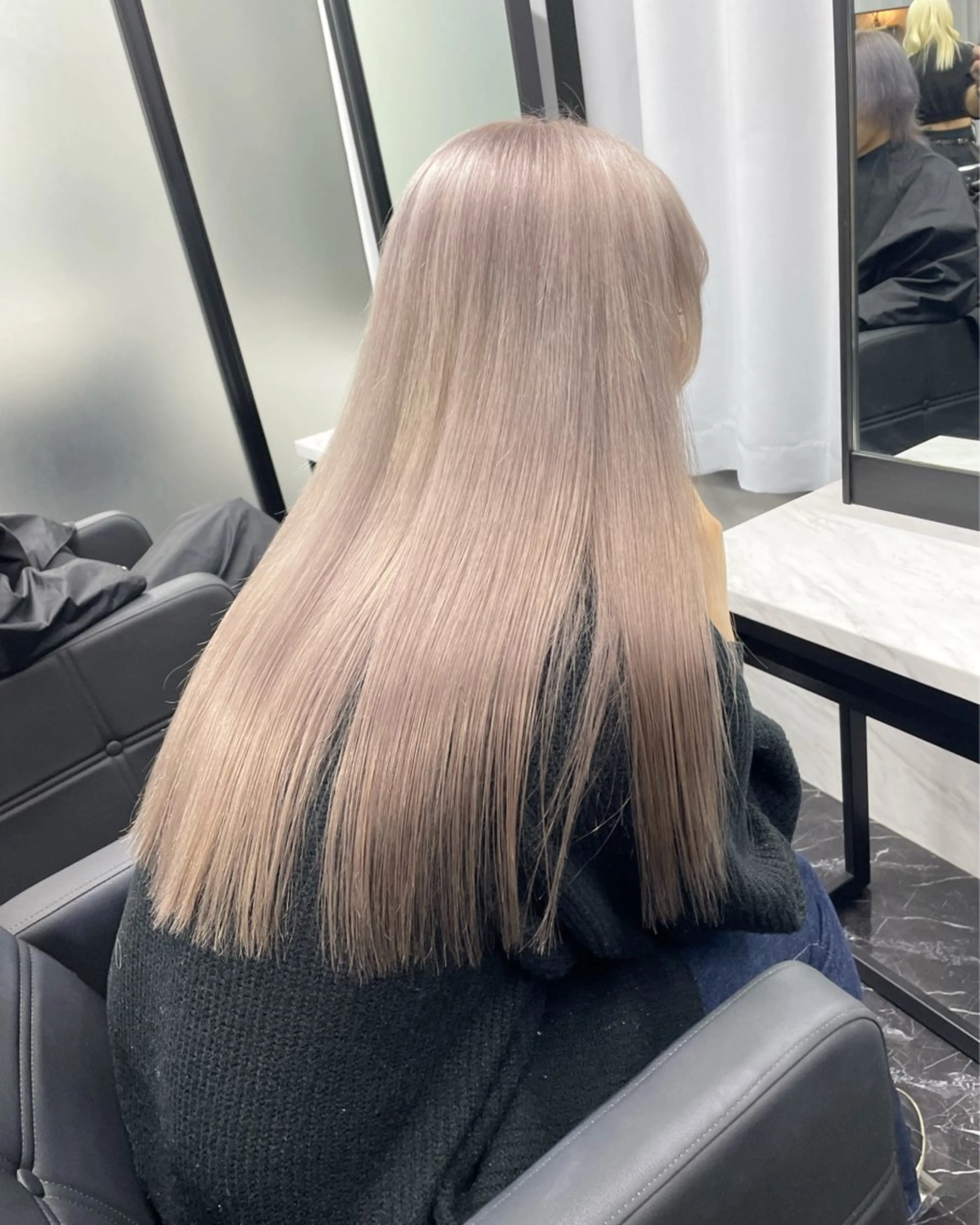 ロング カラー ベージュカラー ミルクティーベージュ カット ヘアカラー トリートメント マリカ🦋韓国 ハイトーン/エクステのヘアスタイル