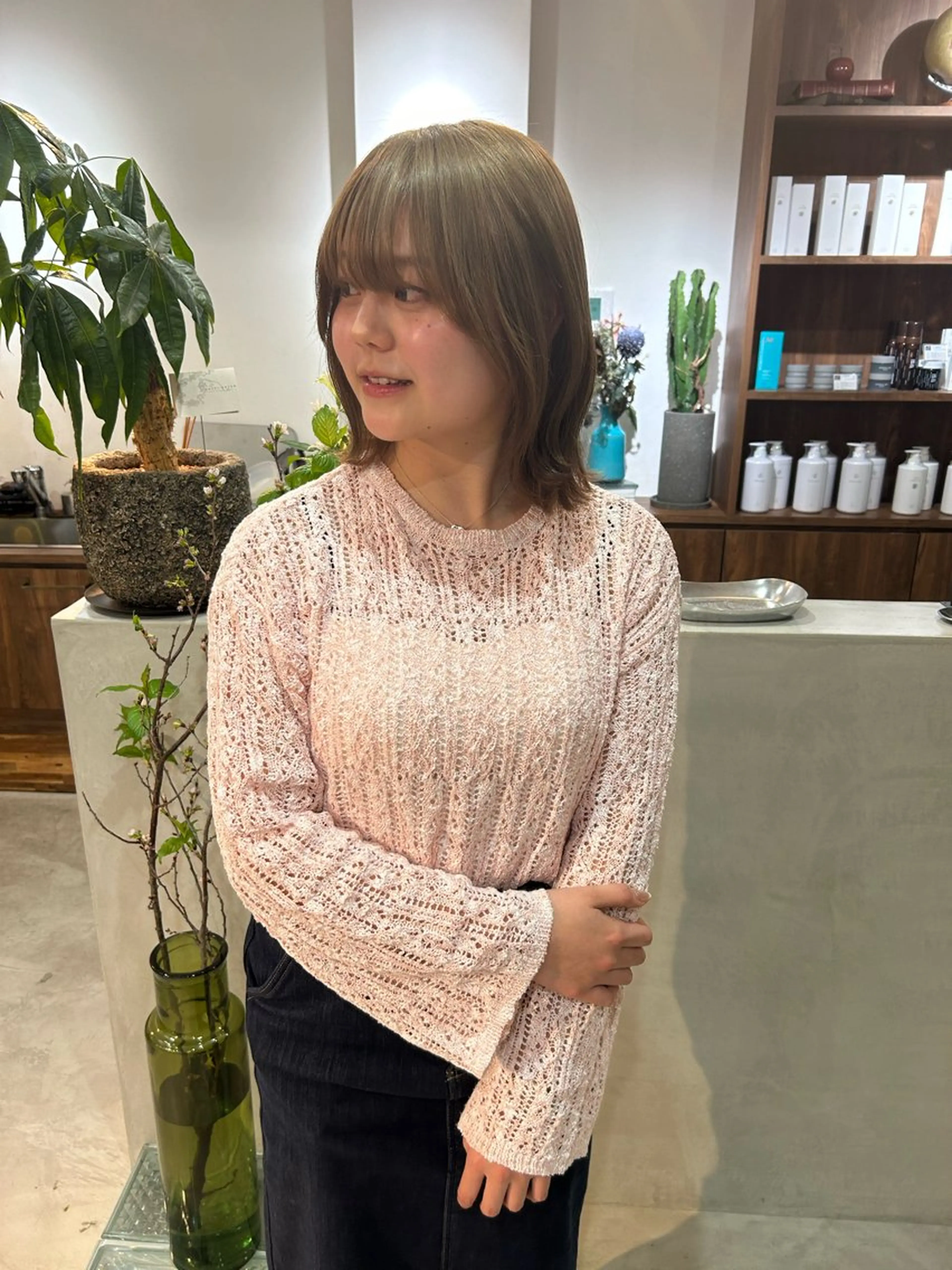 ミディアム カラー ブリーチ 透明感カラー 似合わせカット ヘアカラー トリートメント (h)wim ウィムのヘアスタイル