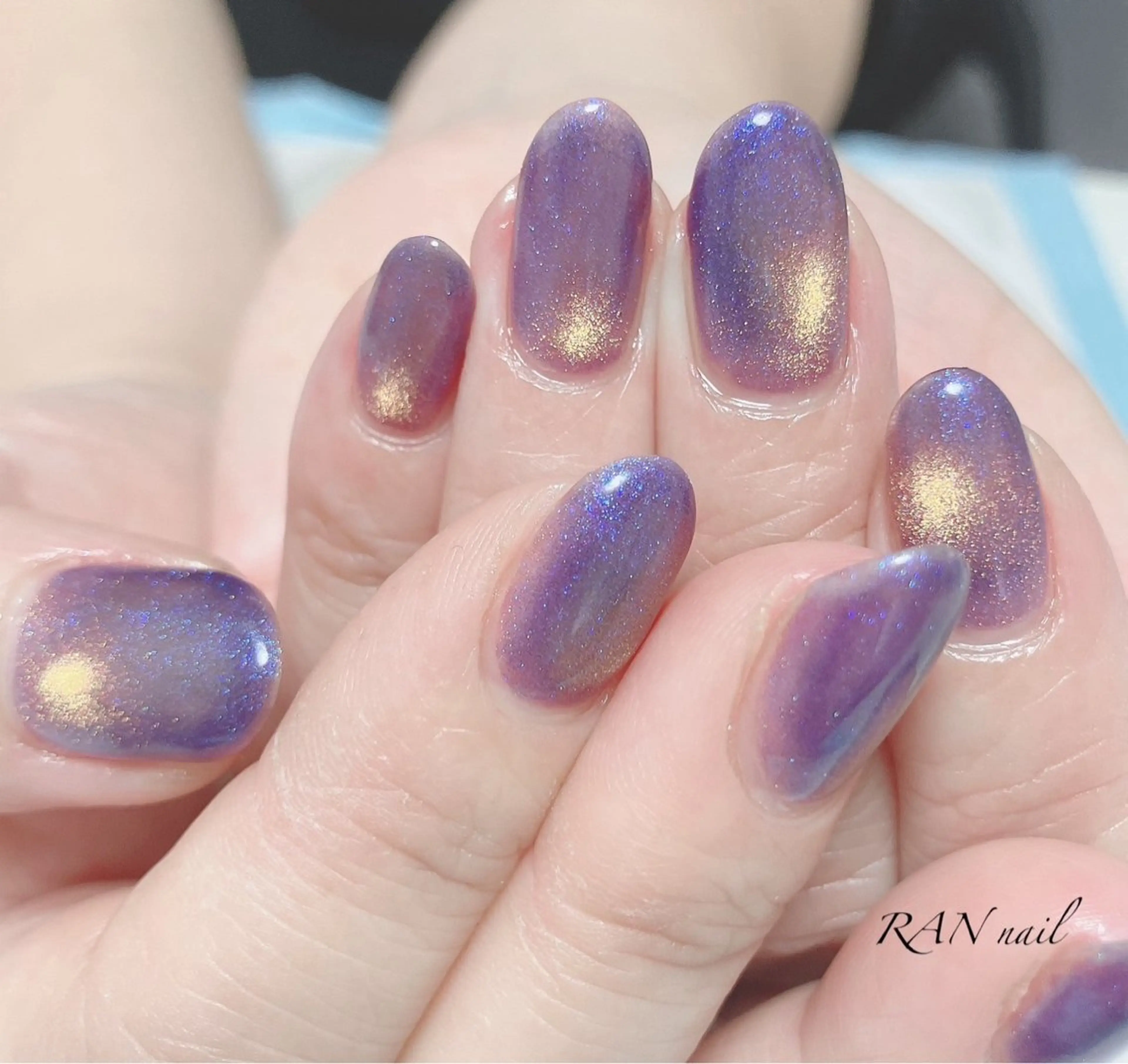 ネイル ブルー ゴールド 氷ネイル・うるうるネイル マグネットネイル マグネットワンカラー ハンドネイル フットネイル RAN nailのネイルデザイン