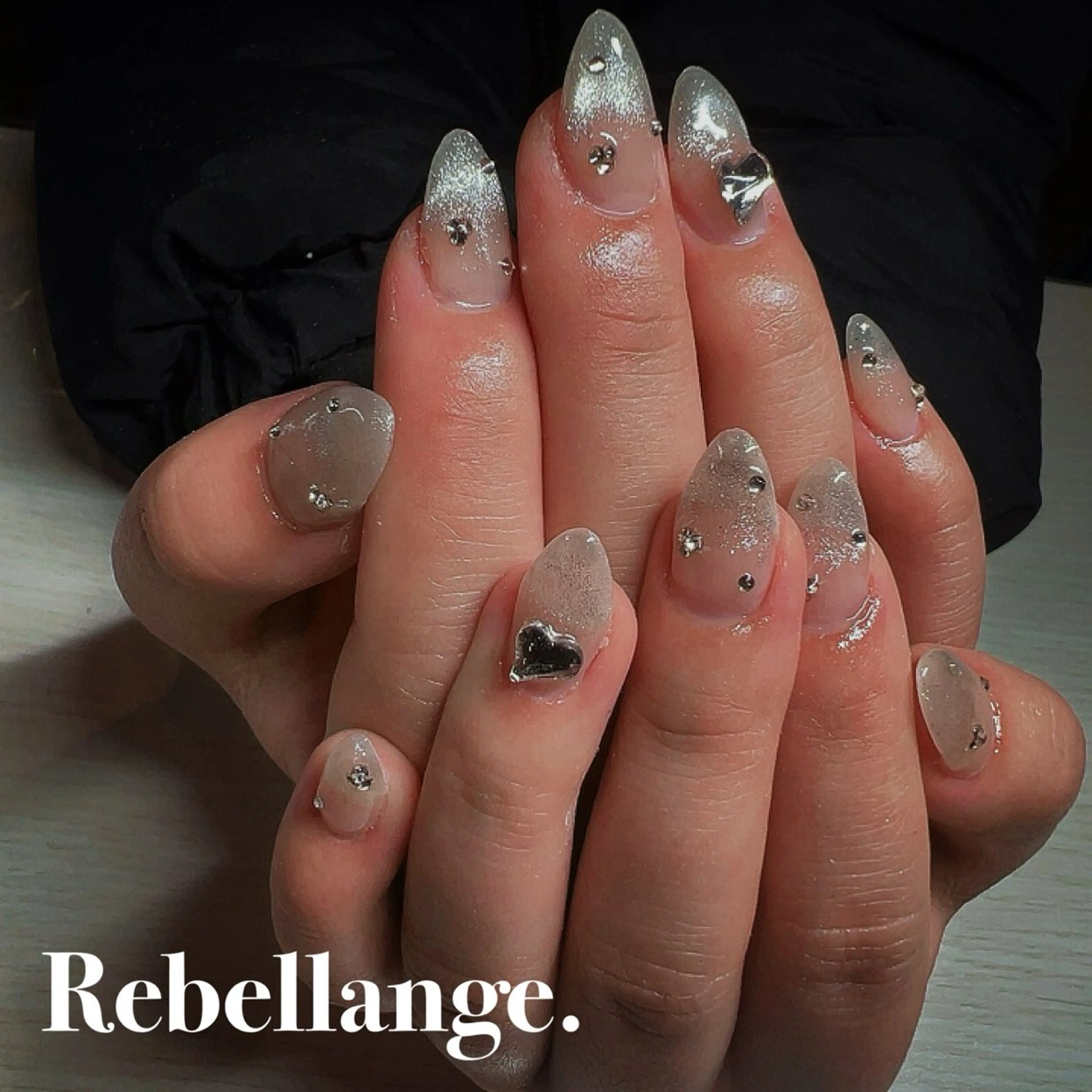 ネイル ハンドネイル Rebellange n.のネイルデザイン