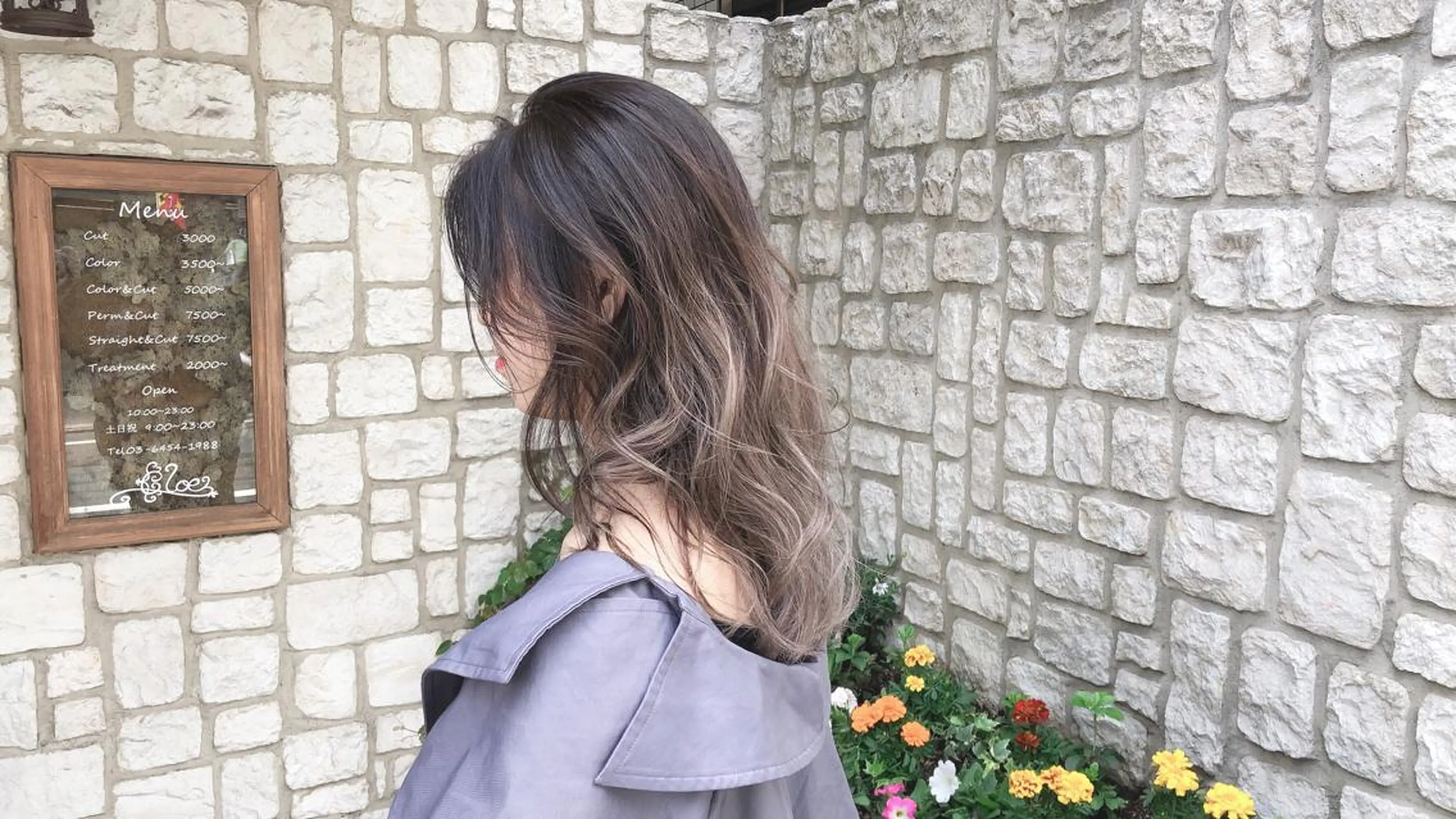 セミロング カラー パーマ ヘアアレンジ メンズ キッズ ネイル マツエク・マツパ メンズバレイヤージュ バレイヤージュ ベージュカラー シルバー シルバーベージュ カット ヘアカラー トリートメント 髪質改善/透明感 OAK兵庫のヘアスタイル