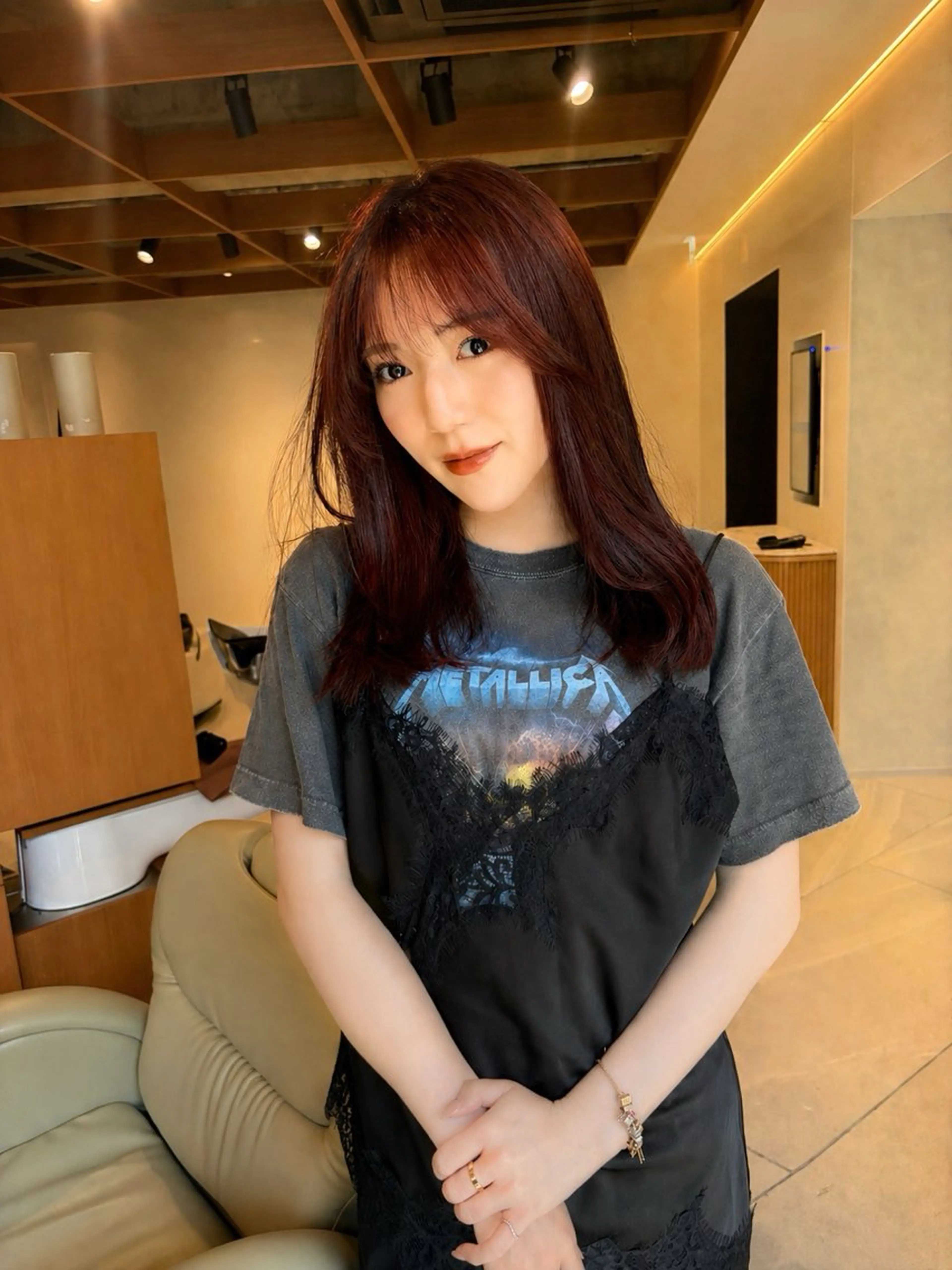 ミディアム トリートメント ヘアカラー 梅田/レイヤーカット /ミルクティーカラーのヘアスタイル