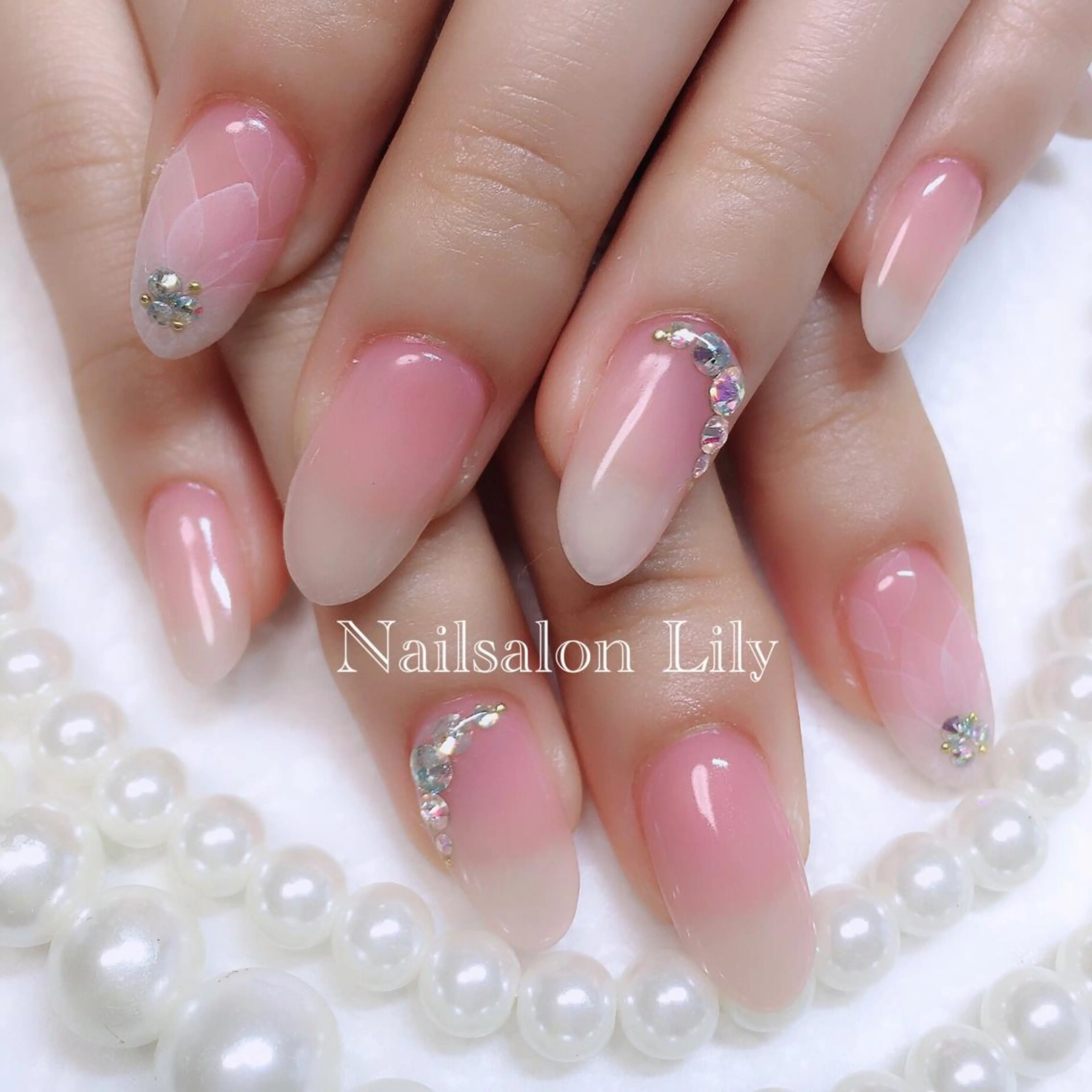 ネイル フラワーネイル Lily*nail 🌻Mii🌻のネイルデザイン
