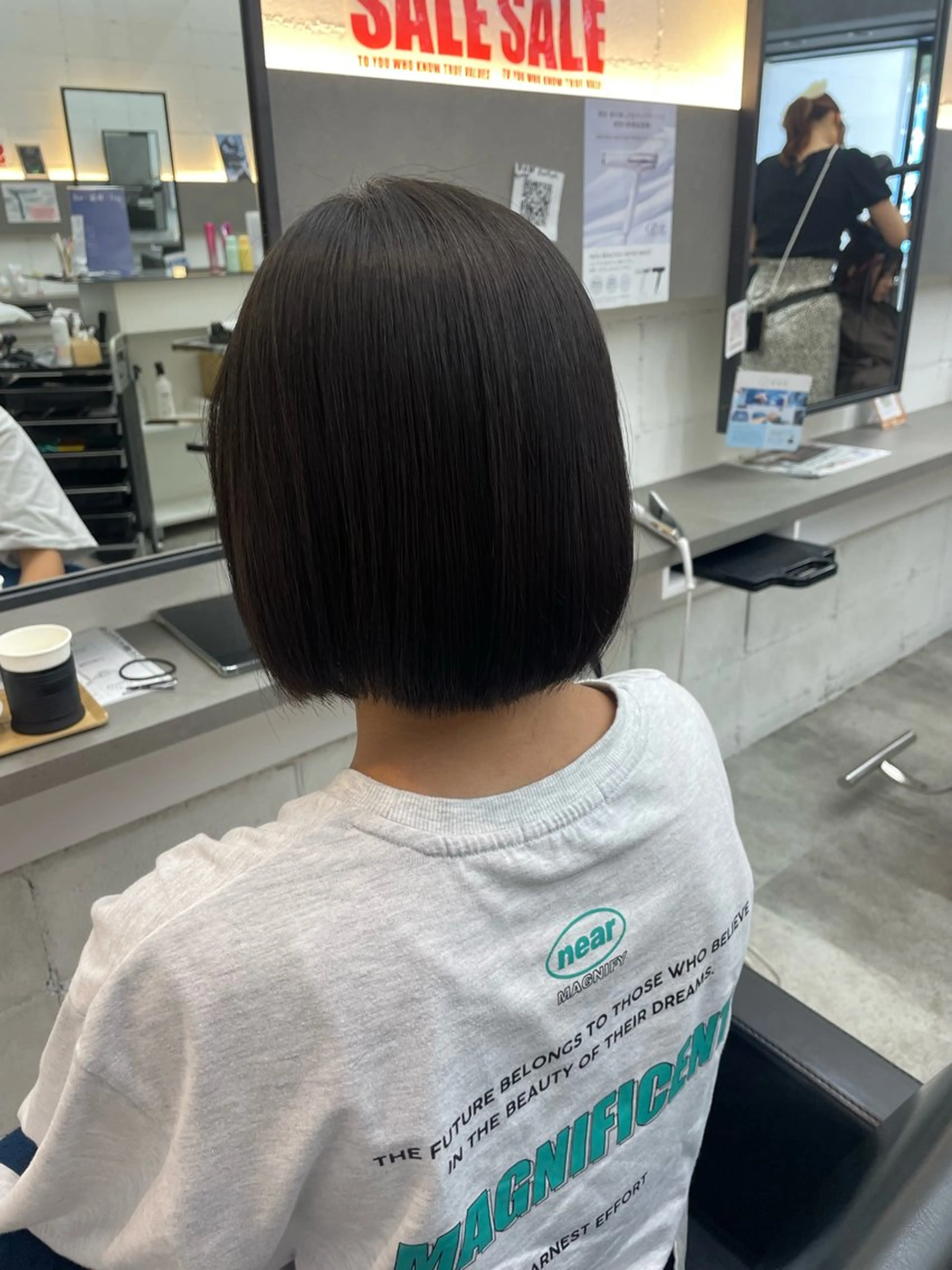 ショート パーマ ヘアアレンジ ストレートパーマ 青髪特化🩵 ダブルカラーのヘアスタイル