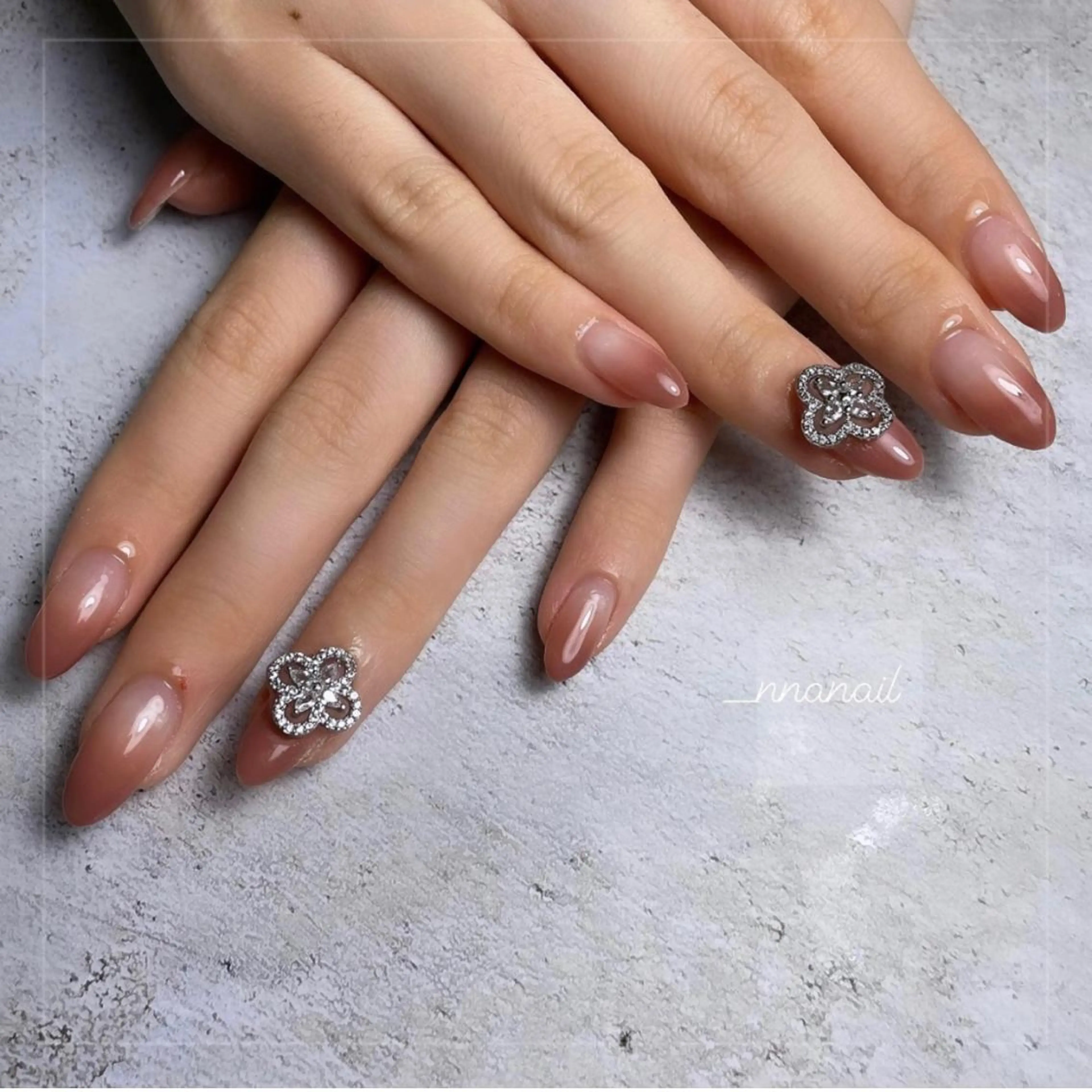 【⚜️🤍期間限定価格🤍⚜️】ワンカラー・グラデーションの写真