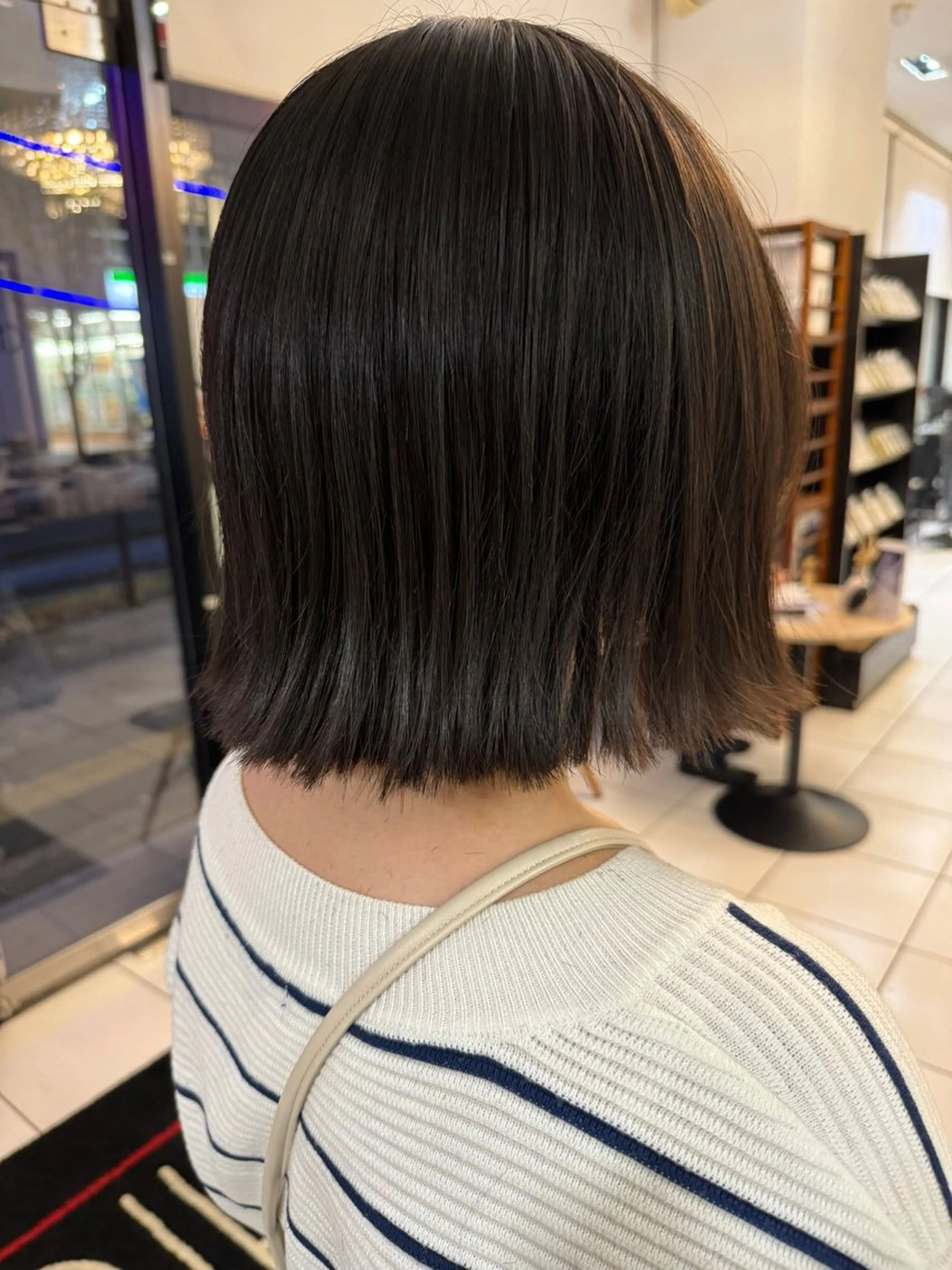 ミディアム カット CHIC 蘭のヘアスタイル