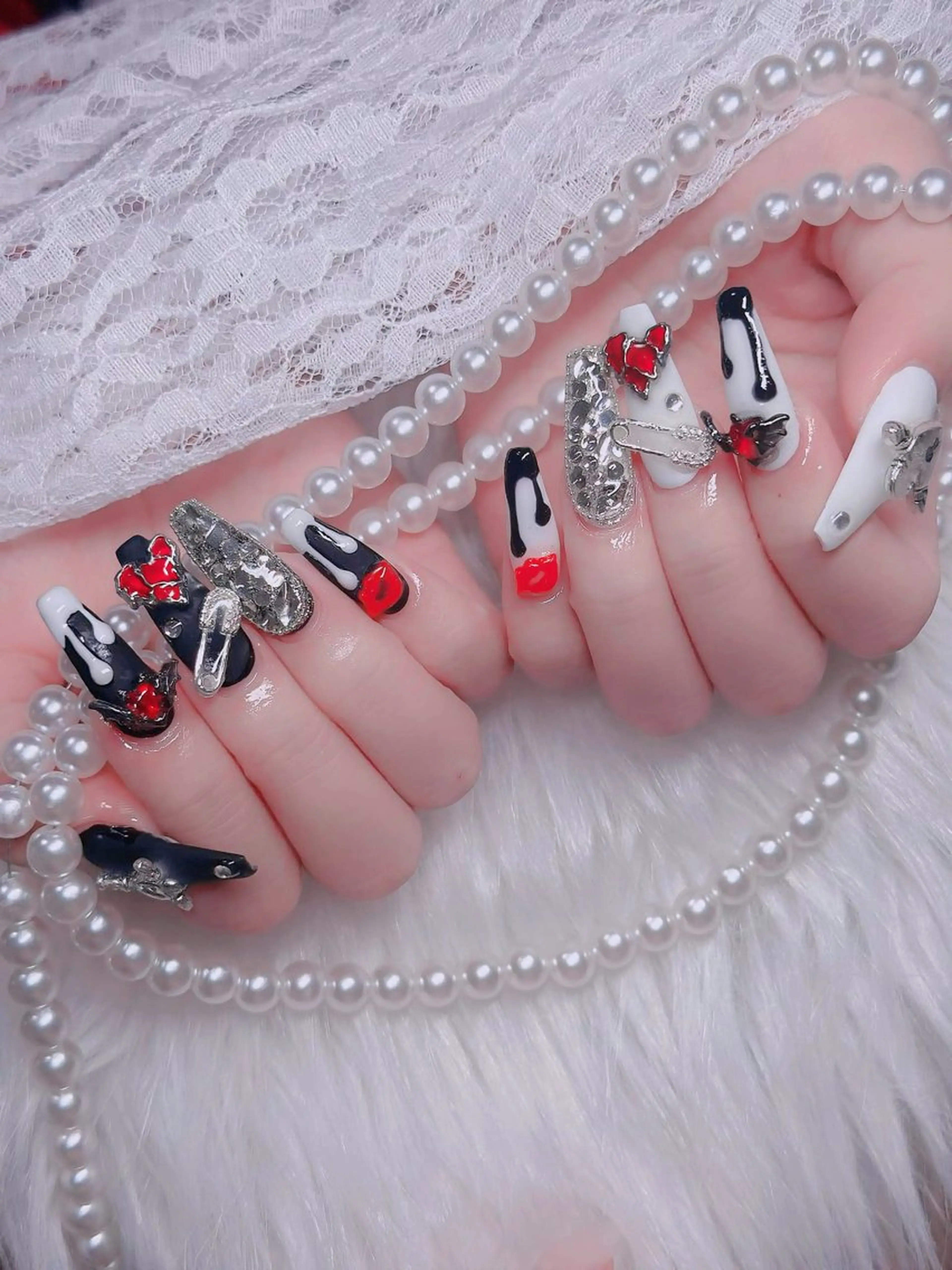 ネイル オーロラネイル フレンチネイル ジェルネイル ハロウィン キラキラネイル H.baby Nail Salonのネイルデザイン