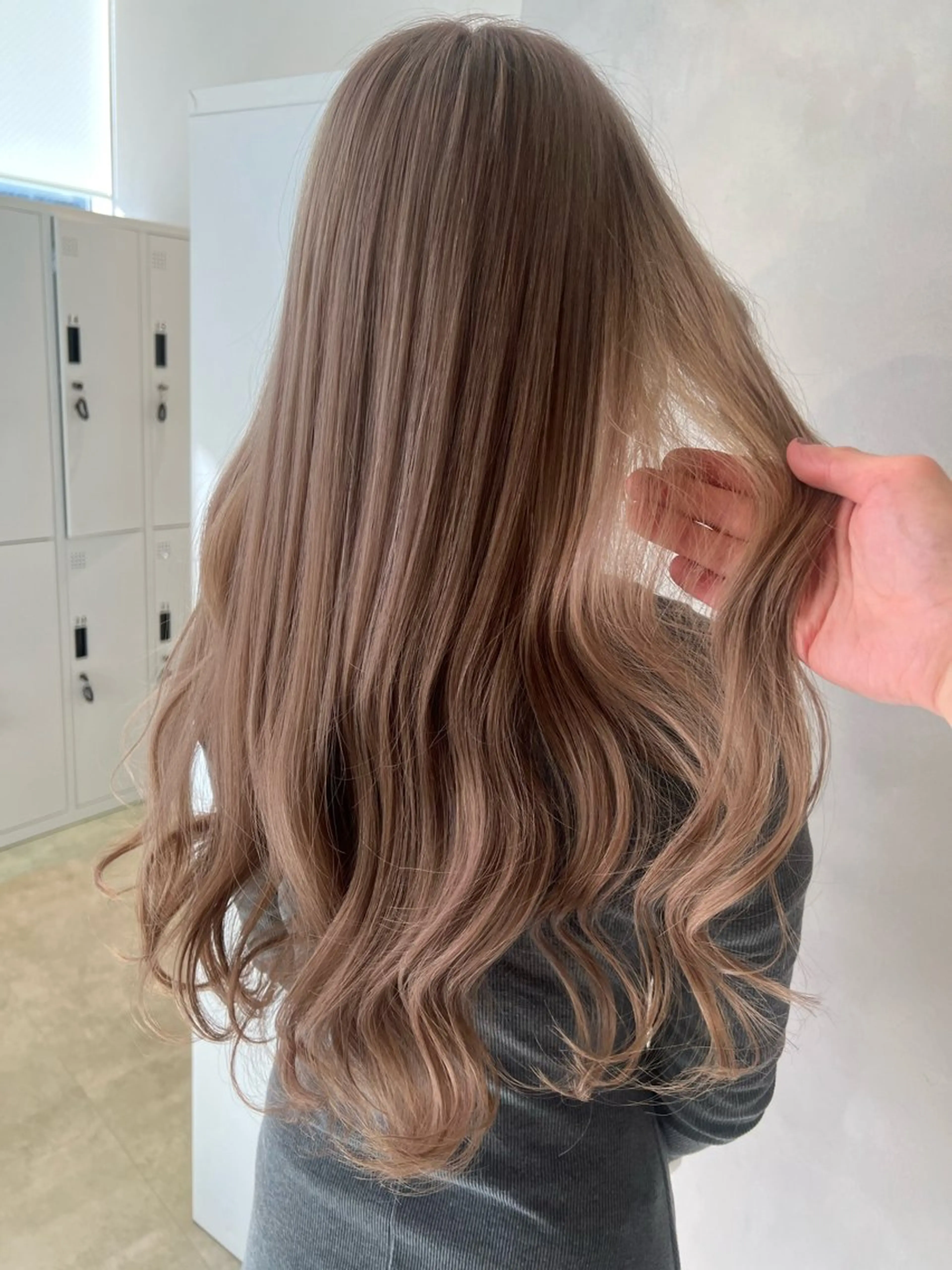 ロング カット ヘアカラー 渋谷ハイトーン/ デザインカラー阿部のヘアスタイル