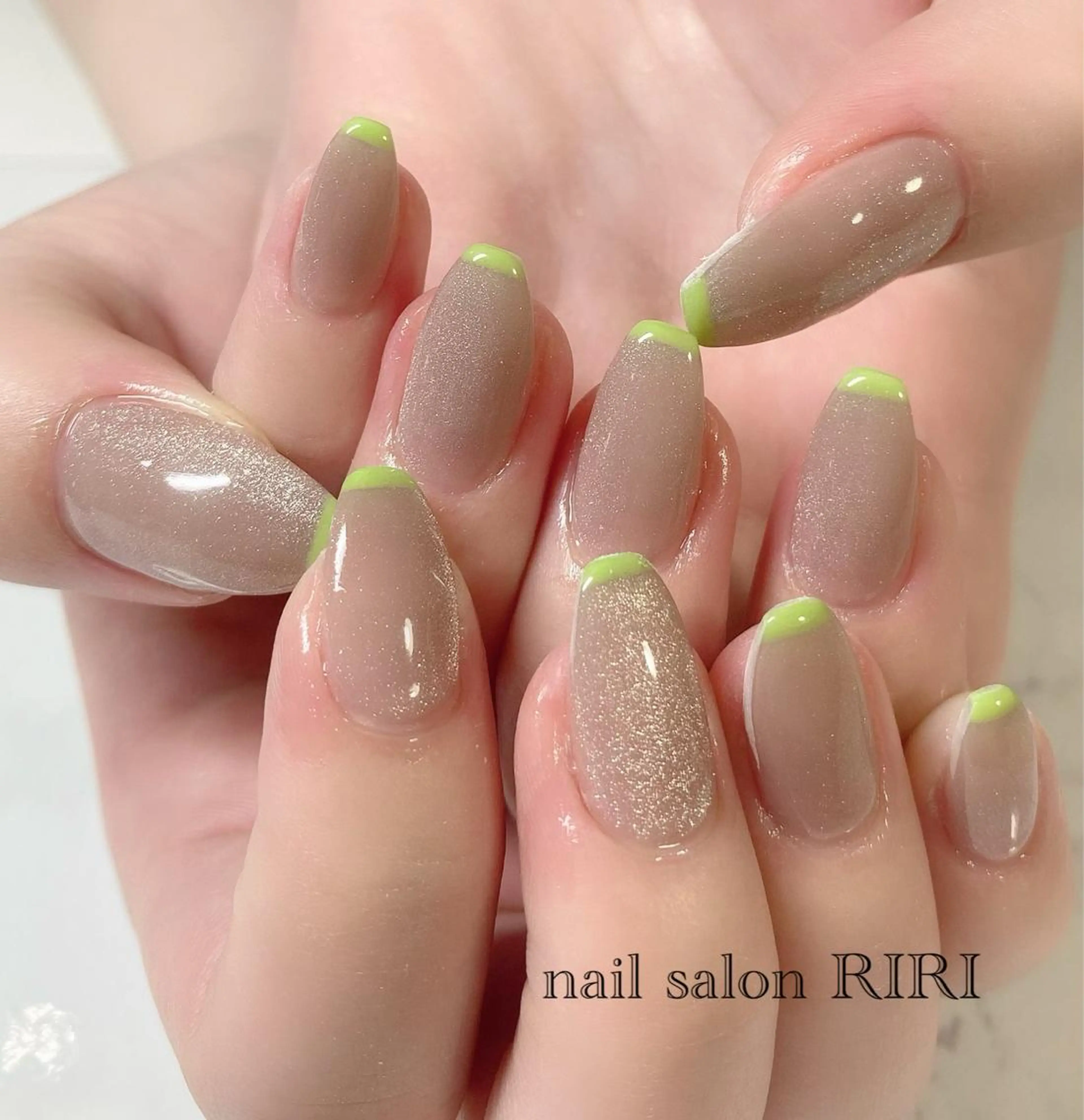 ネイル マグネットネイル RIRI リリのネイルデザイン