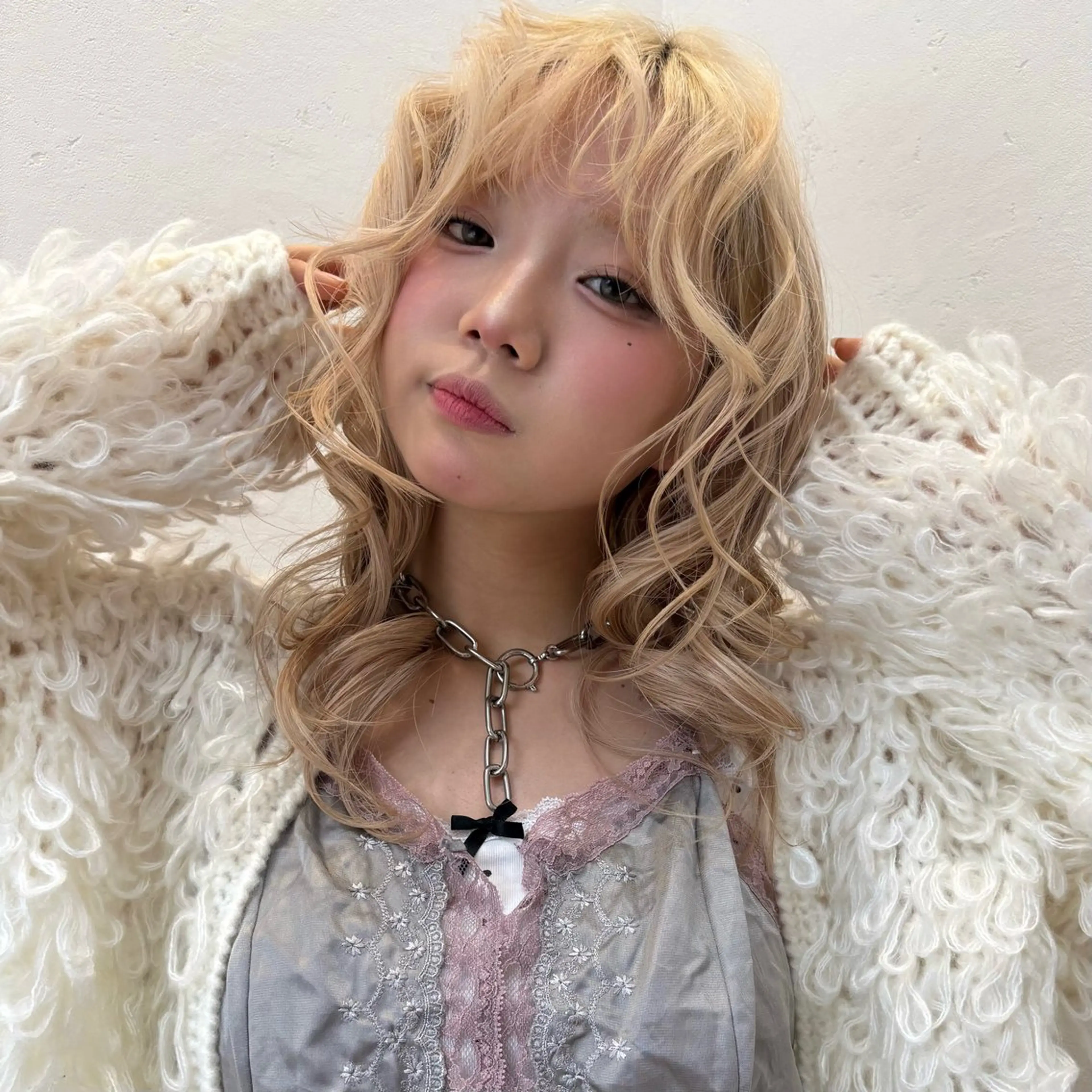 ミディアム カラー ミディアムレイヤー ベージュカラー ブリーチ ブロンド ダブルカラー ヘアカラー ブリーチ/韓国 💫ひなた💫のヘアスタイル