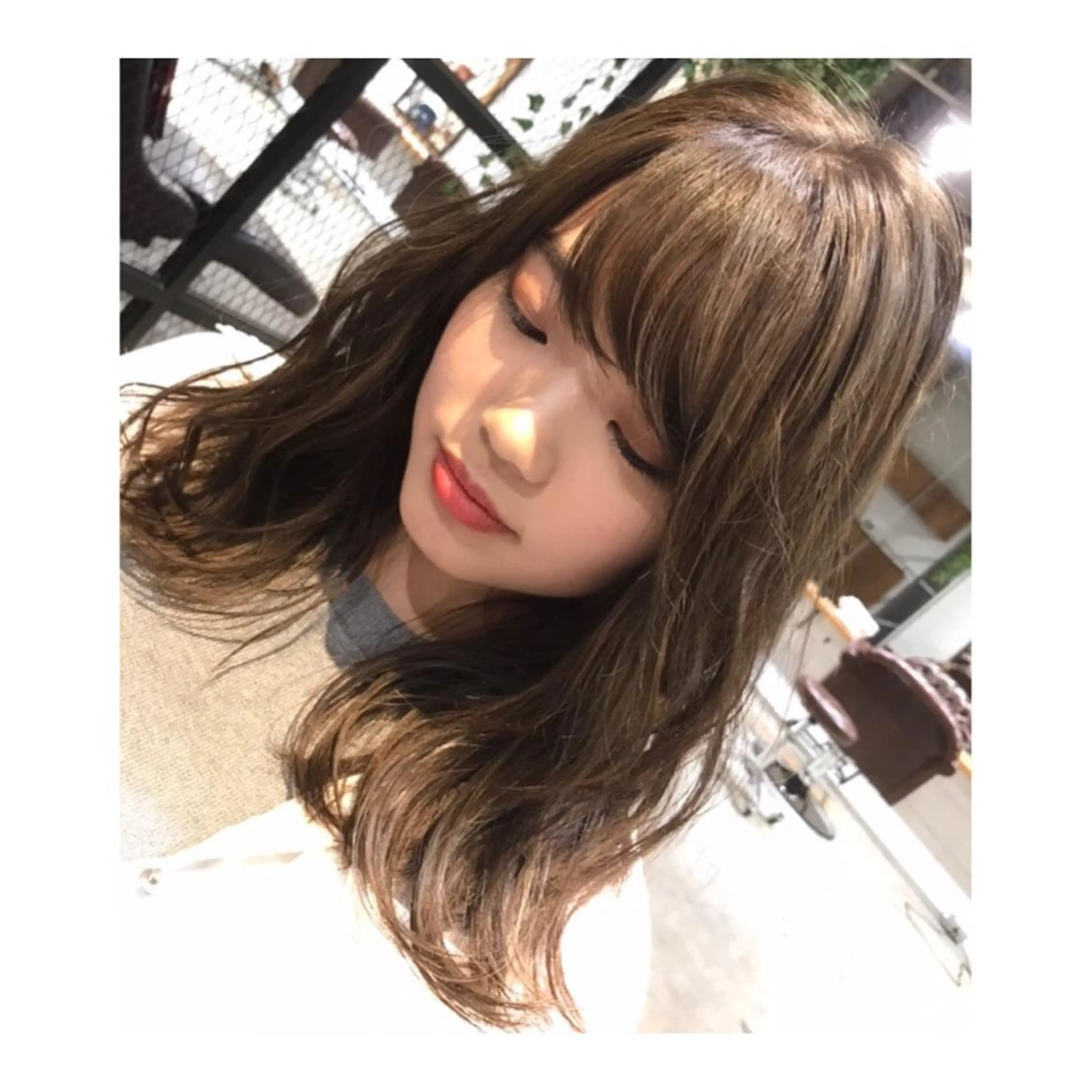 ミディアム カラー アッシュ ベージュカラー ブリーチ ブルーカラー ブルーアッシュ 竹嶌 健吾のヘアスタイル