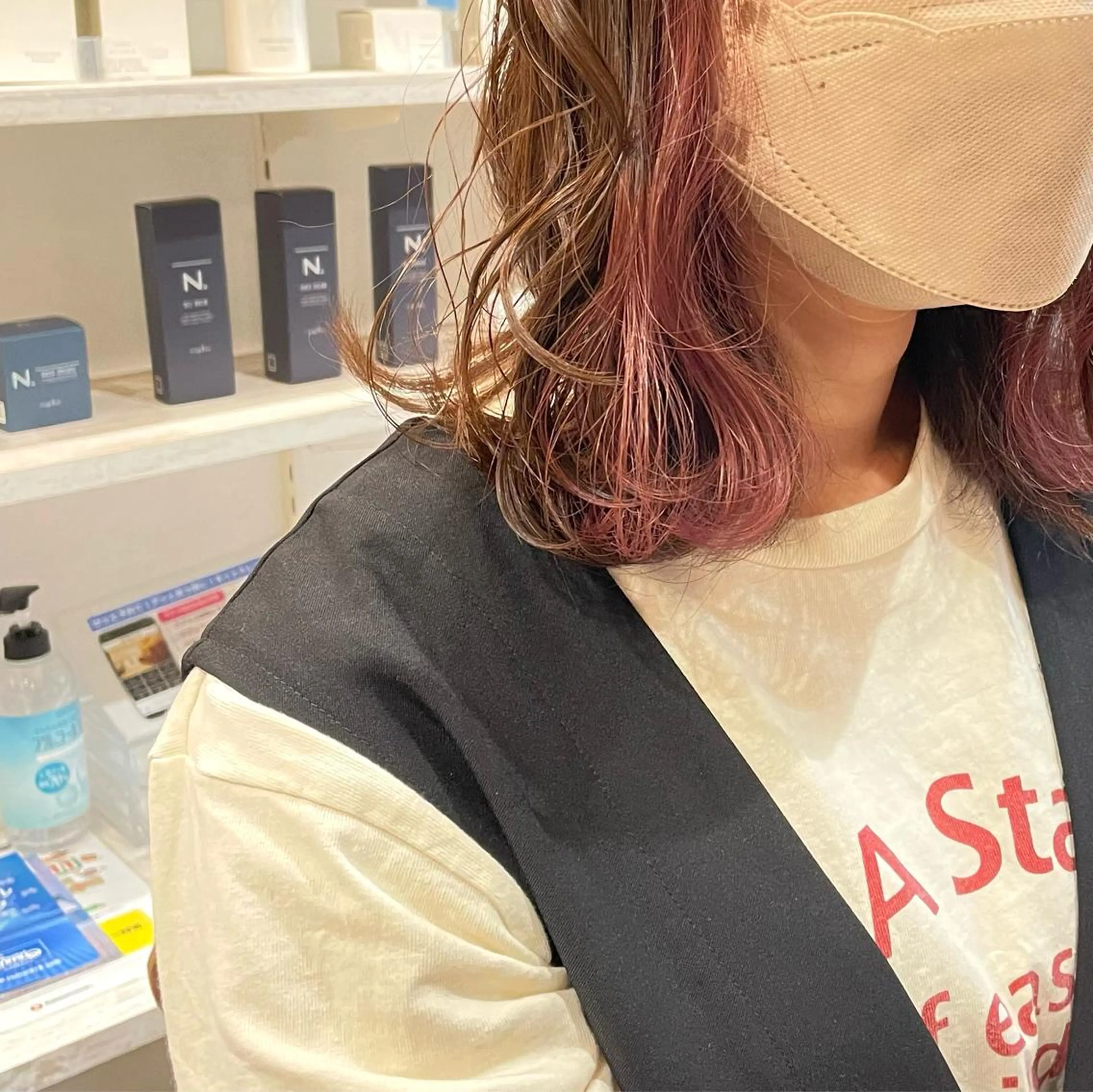 ミディアム 新谷 玲日のヘアスタイル