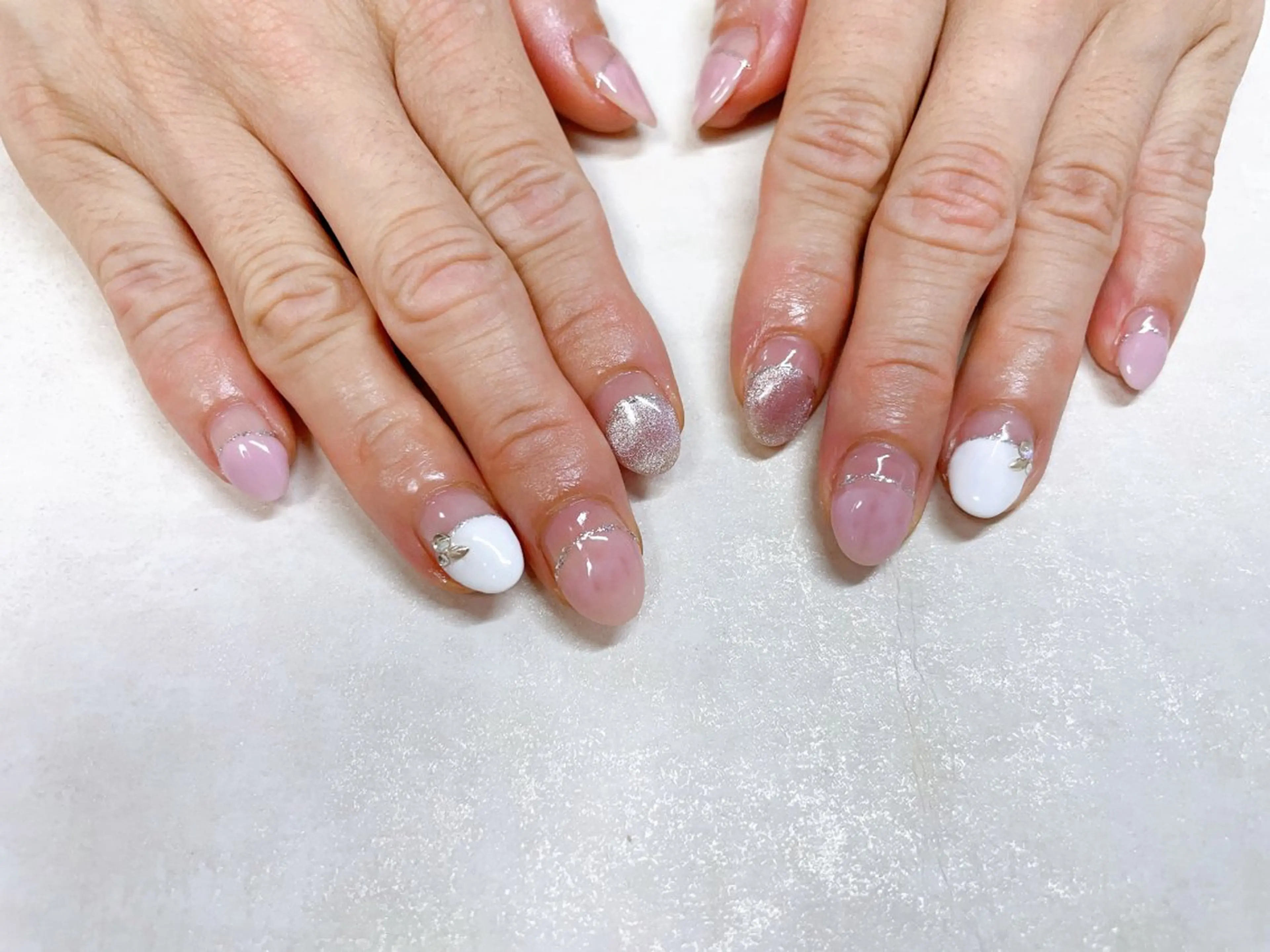 ネイル オーロラネイル フラワーネイル フットネイル フレンチネイル ジェルネイル mogunail &blowのネイルデザイン