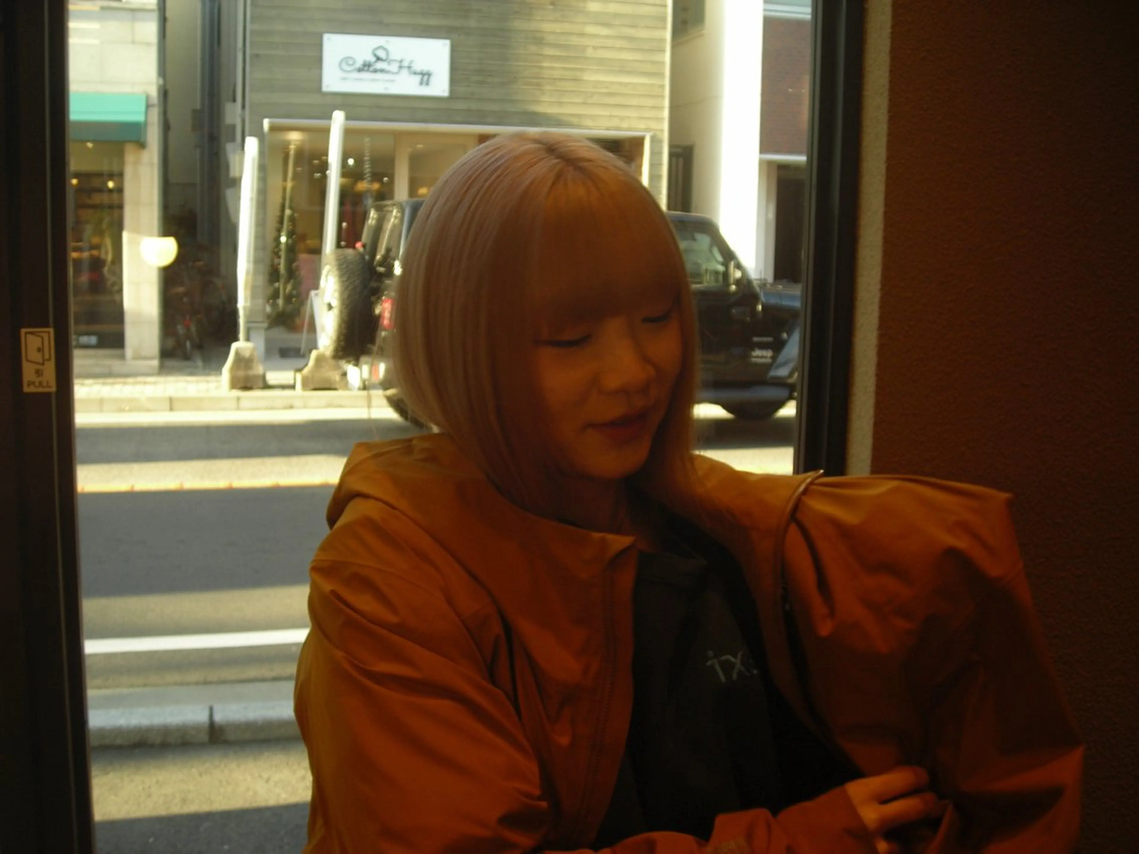 ミディアム カラー ブリーチ ヘアカラー hina 🛋️ブリーチカラーのヘアスタイル