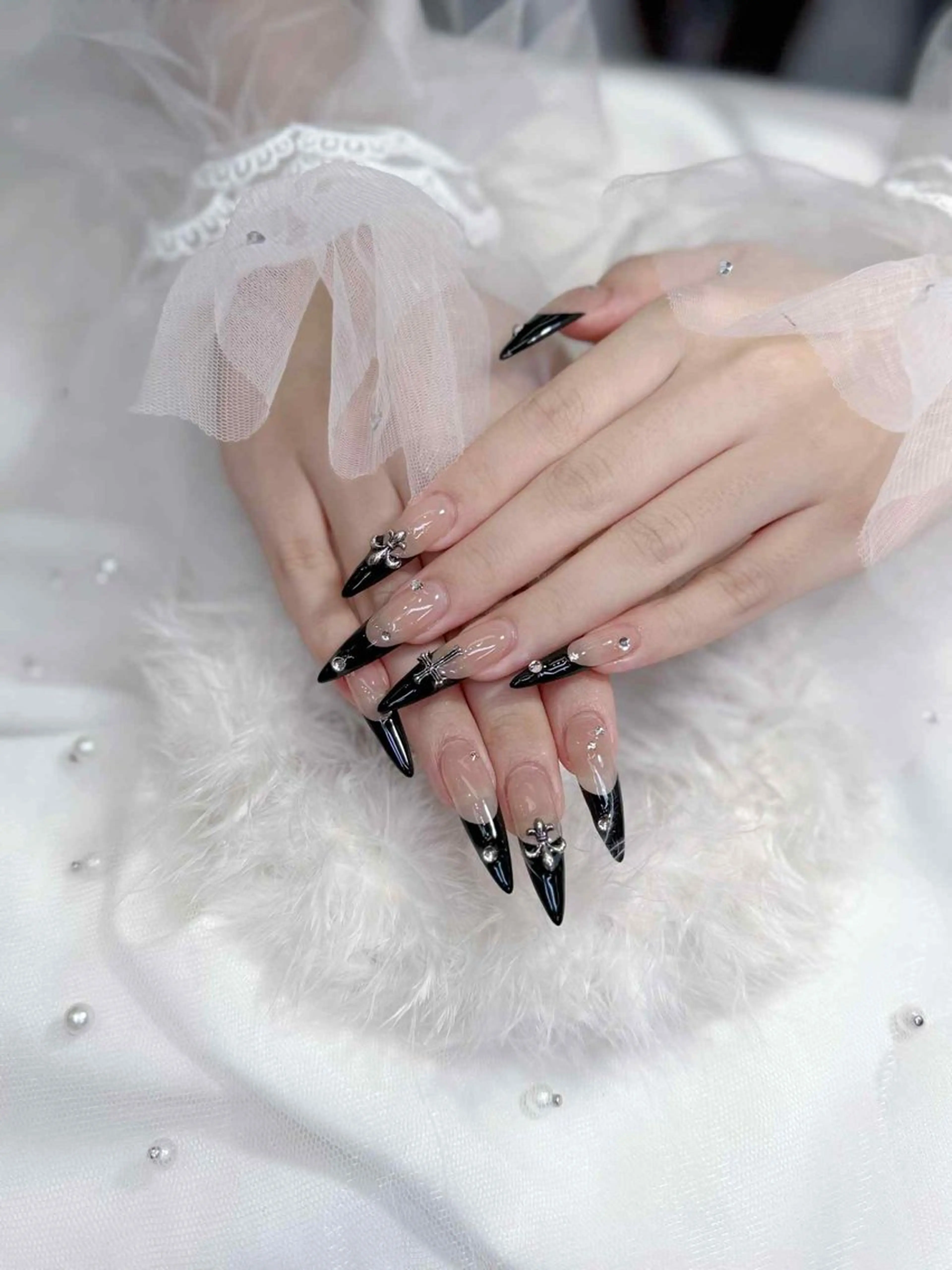 ロング ハンドネイル Chann Channのネイルデザイン