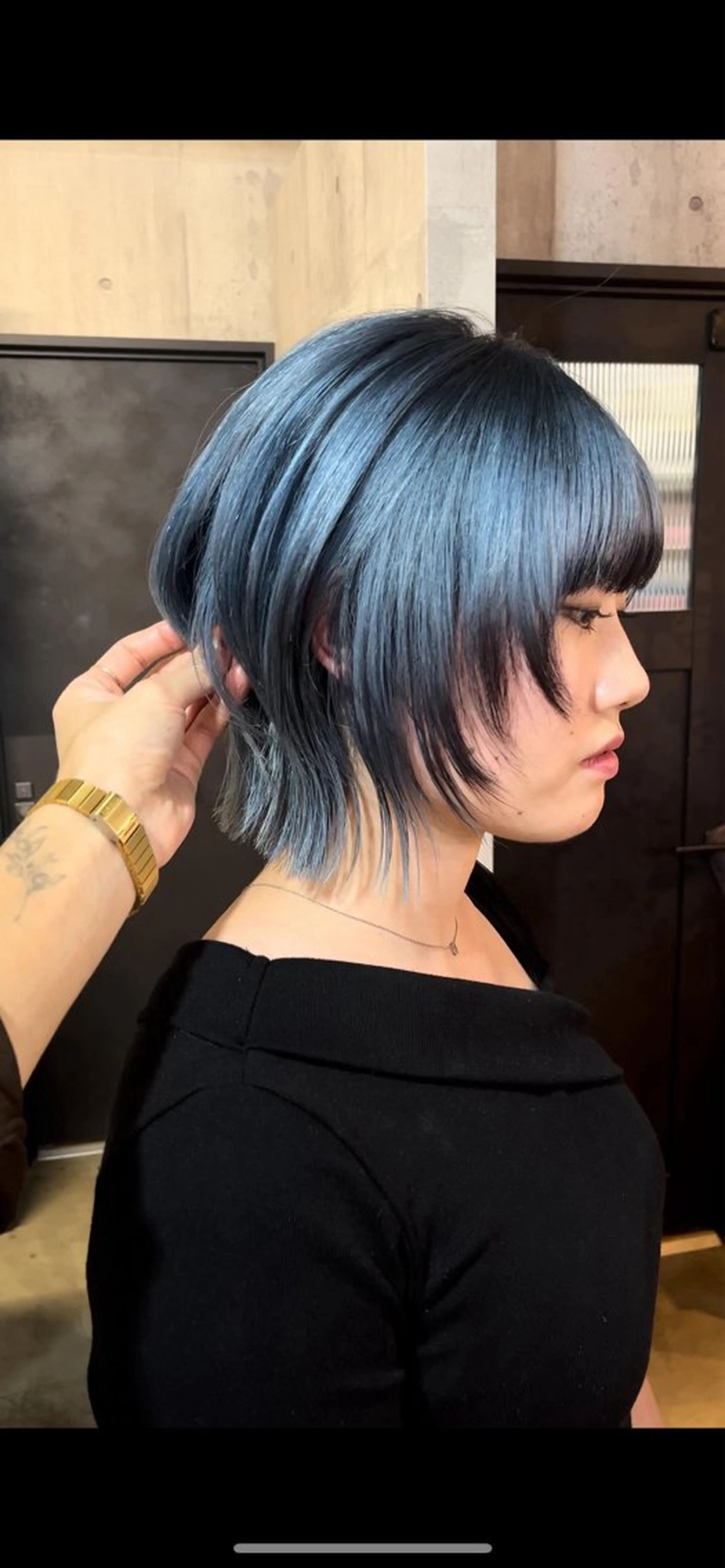 ミディアム レイヤーカット レイヤー 艶々カラーのヘアスタイル