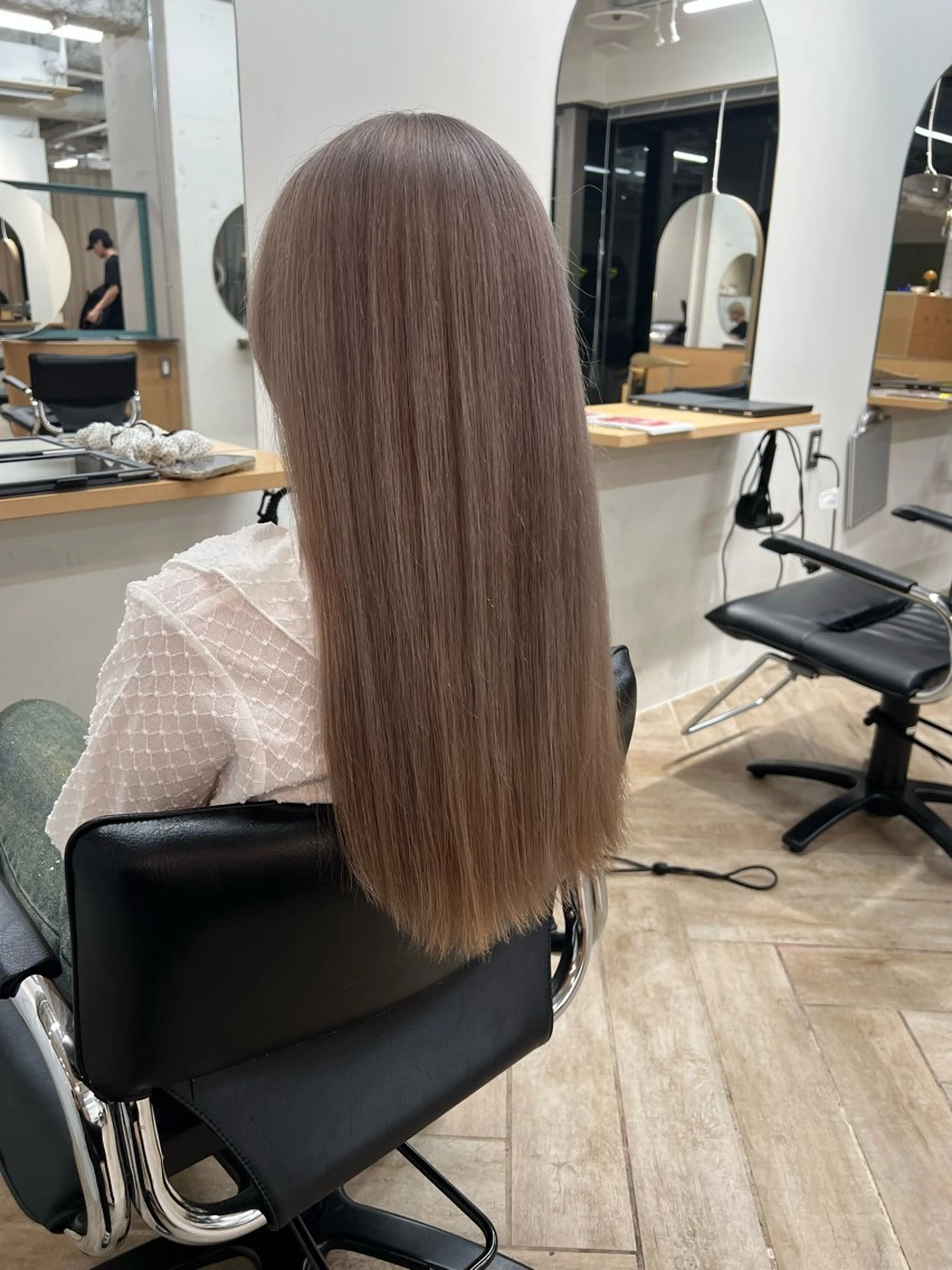 ロング カラー カット ヘアカラー トリートメント ベージュ/髪質改善 新潟/万代/井上佑のヘアスタイル