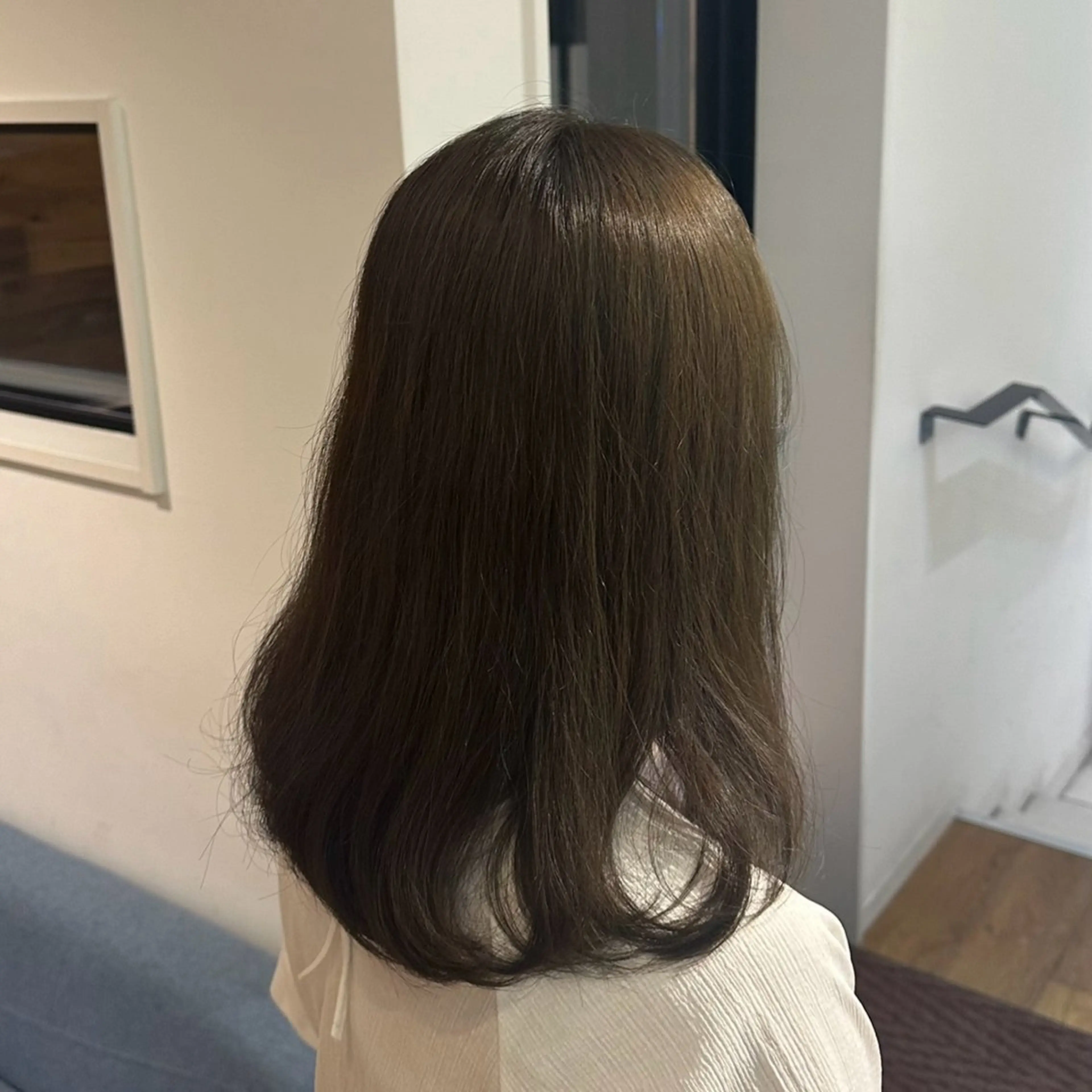 カラー 西澤 希のヘアスタイル